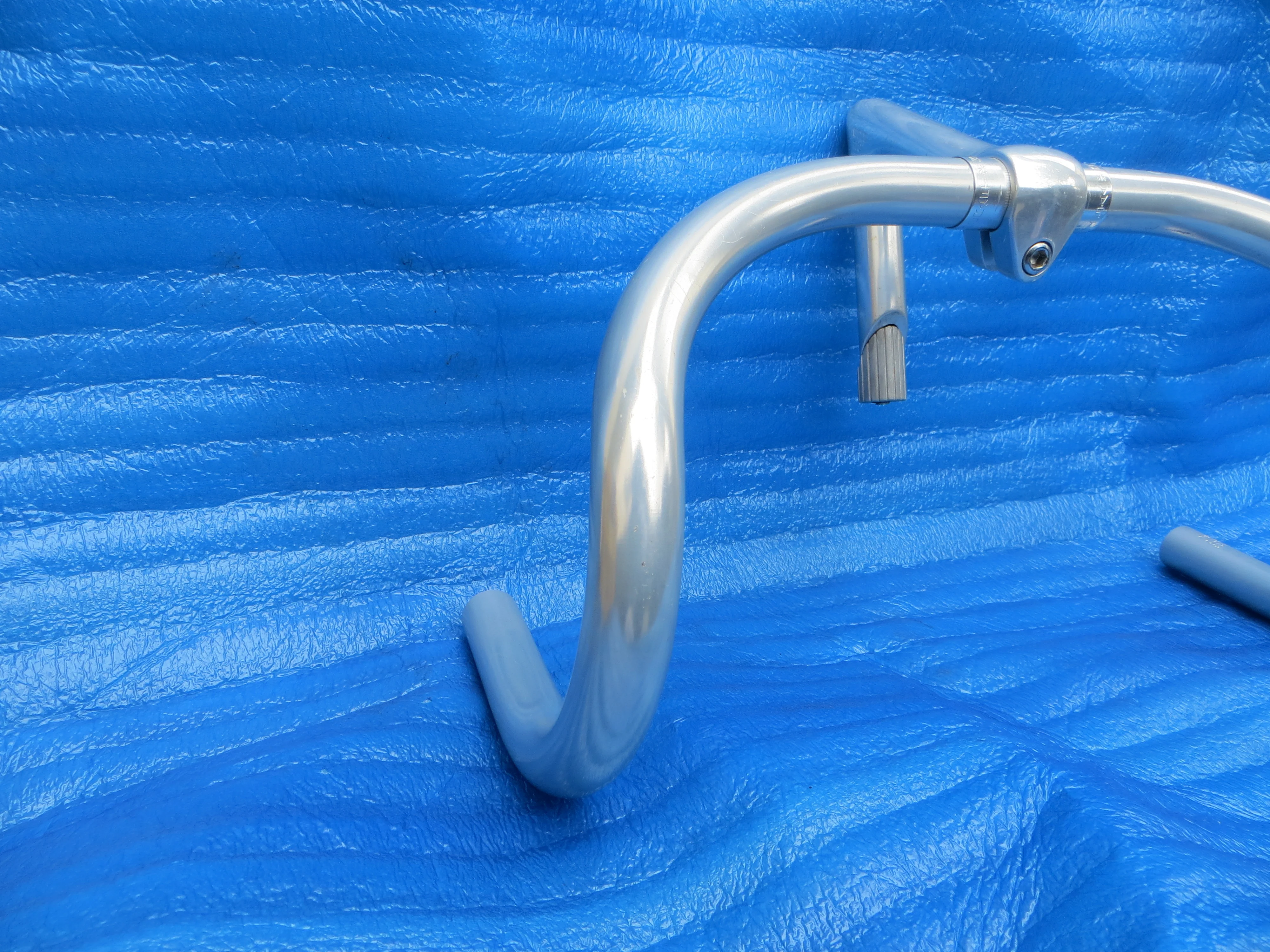 B123 370mm AA NJS Handlebar, Nitto Jaguar 110mm/58 degree AA NJS Stem (26022003) - Image 2