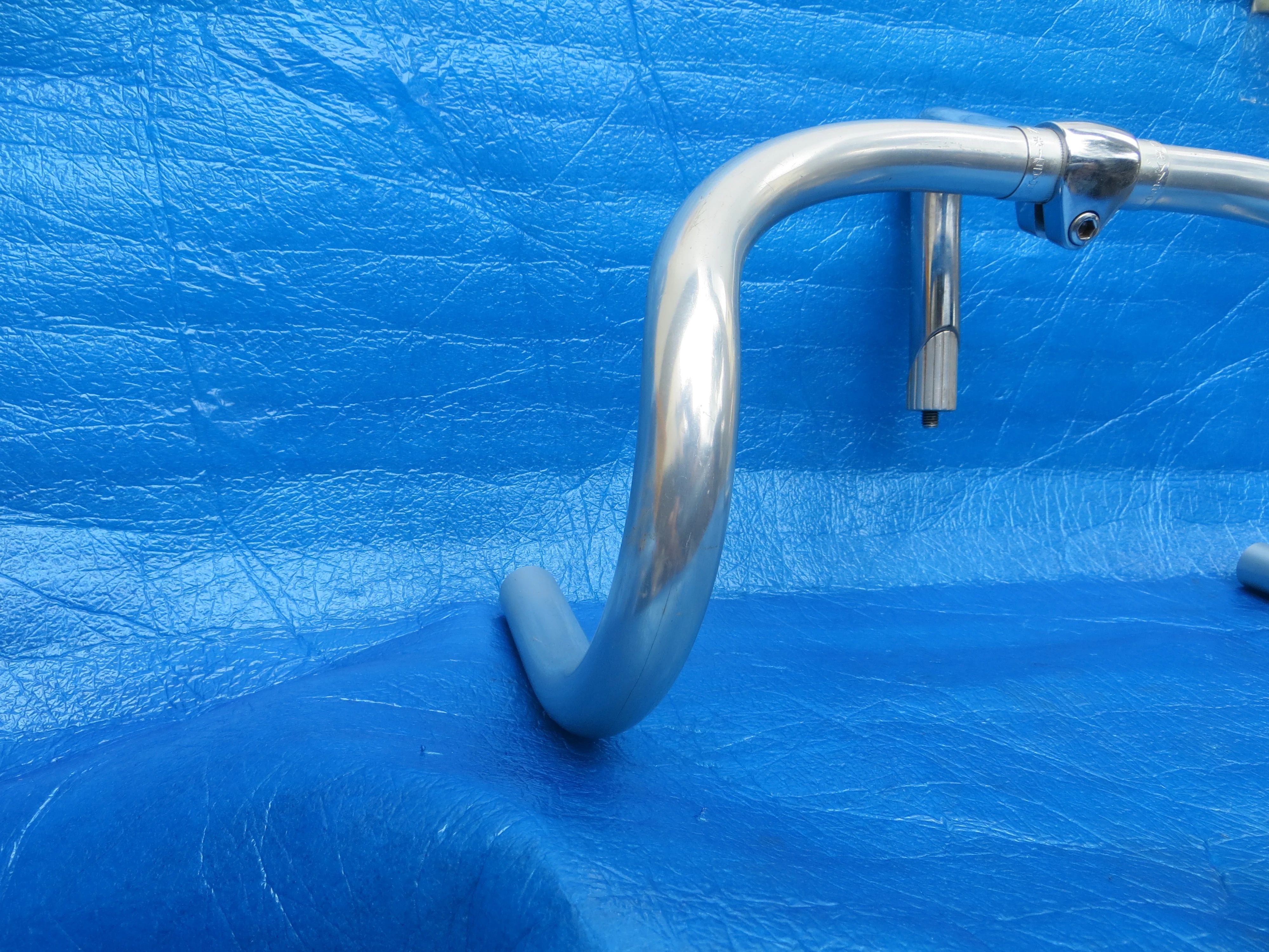 B123 370mm AA NJS Handlebar, Nitto Jaguar 95mm/65 degree Steel NJS Stem (24082403) - Image 2