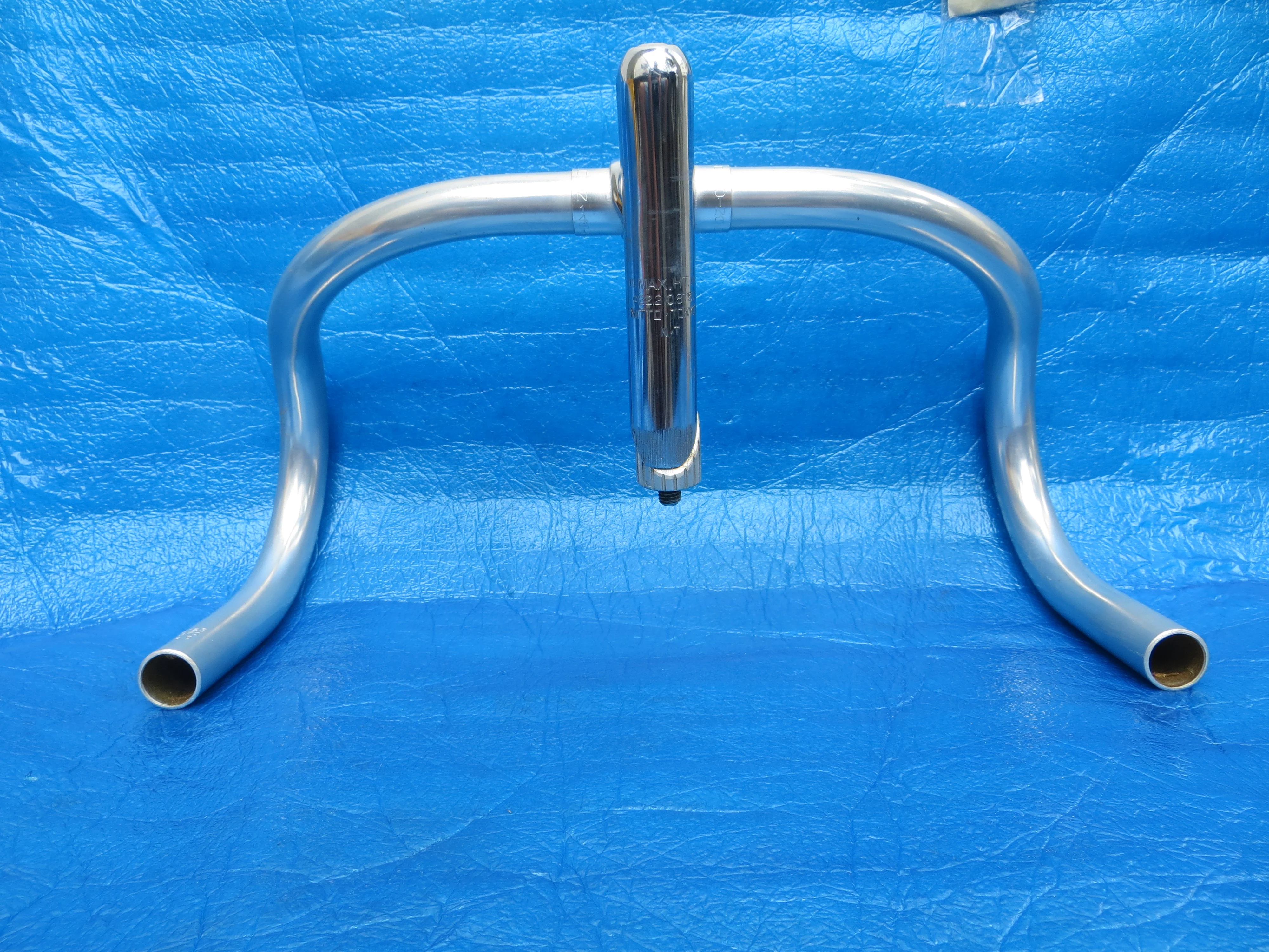 B123 370mm AA NJS Handlebar, Nitto Jaguar 95mm/65 degree Steel NJS Stem (24082403) - Image 4