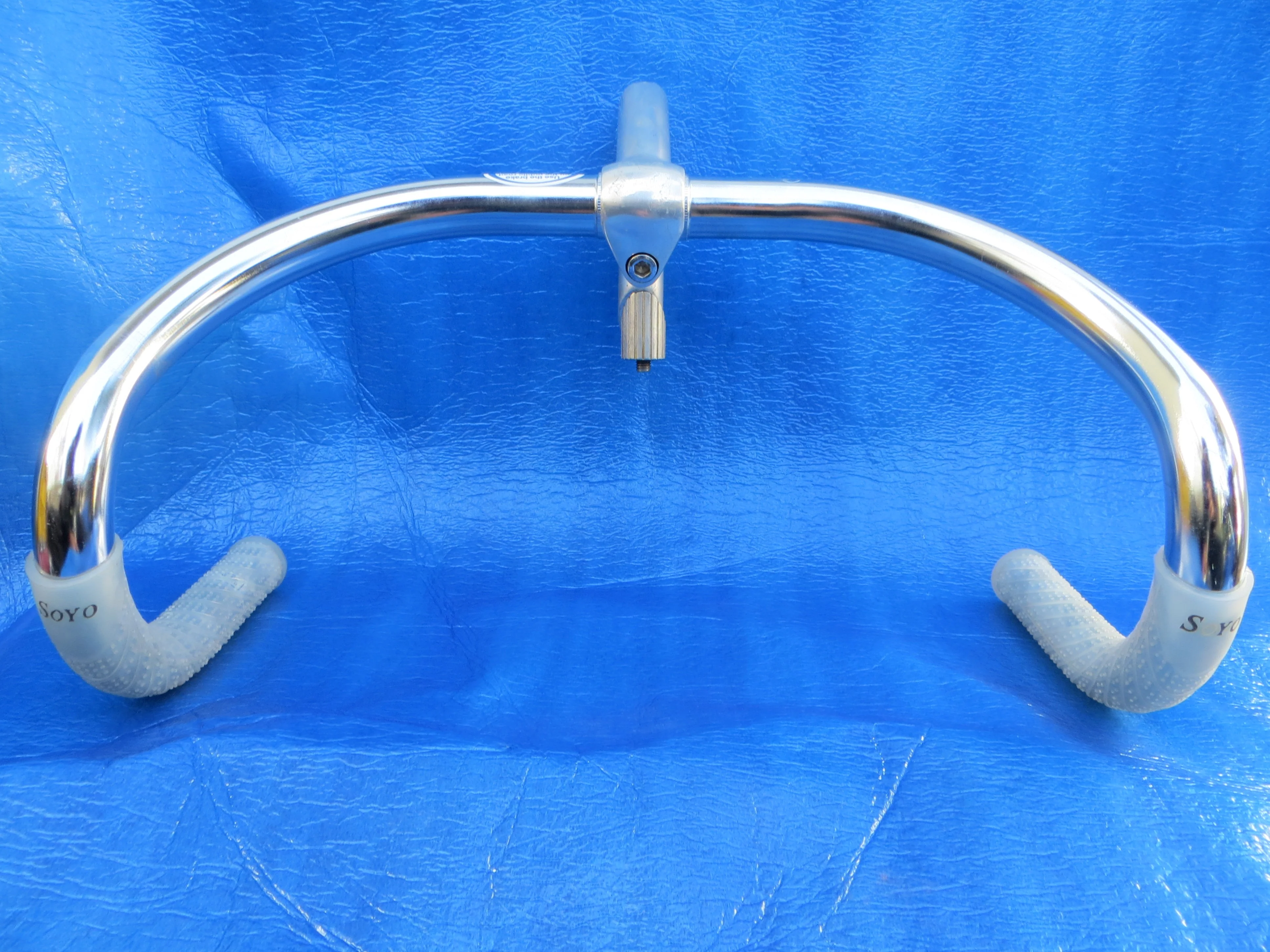 B123 370mm CrMo NJS Handlebar, Nitto Jaguar 110mm/58degree AA NJS Stem, Soyo Grips (25012204)