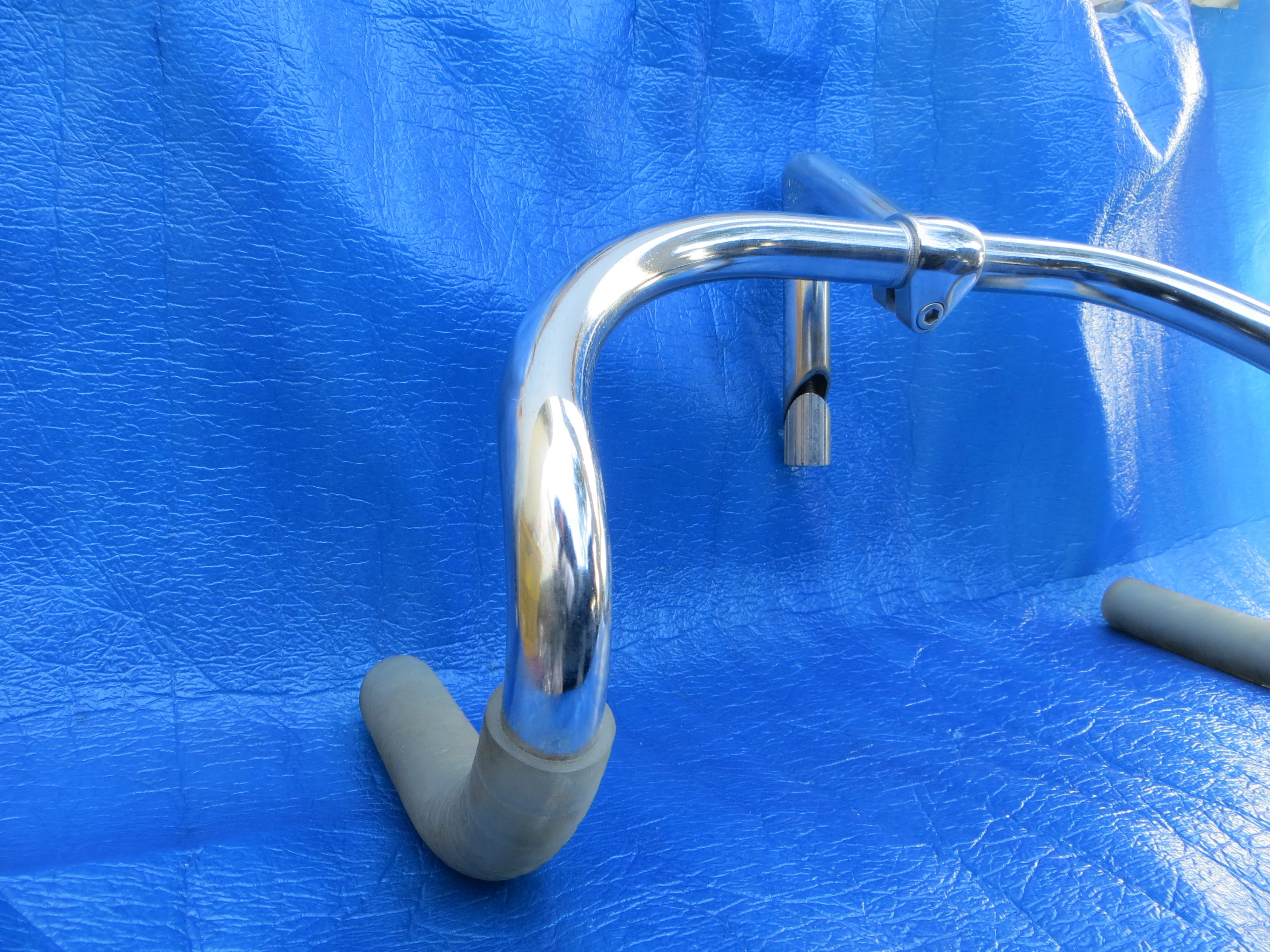 B123 390mm Seel NJS Handlebar, Nitto Jaguar 95mm/58 degree Steel NJS Stem, Champ Grips  (25032015) - Image 2