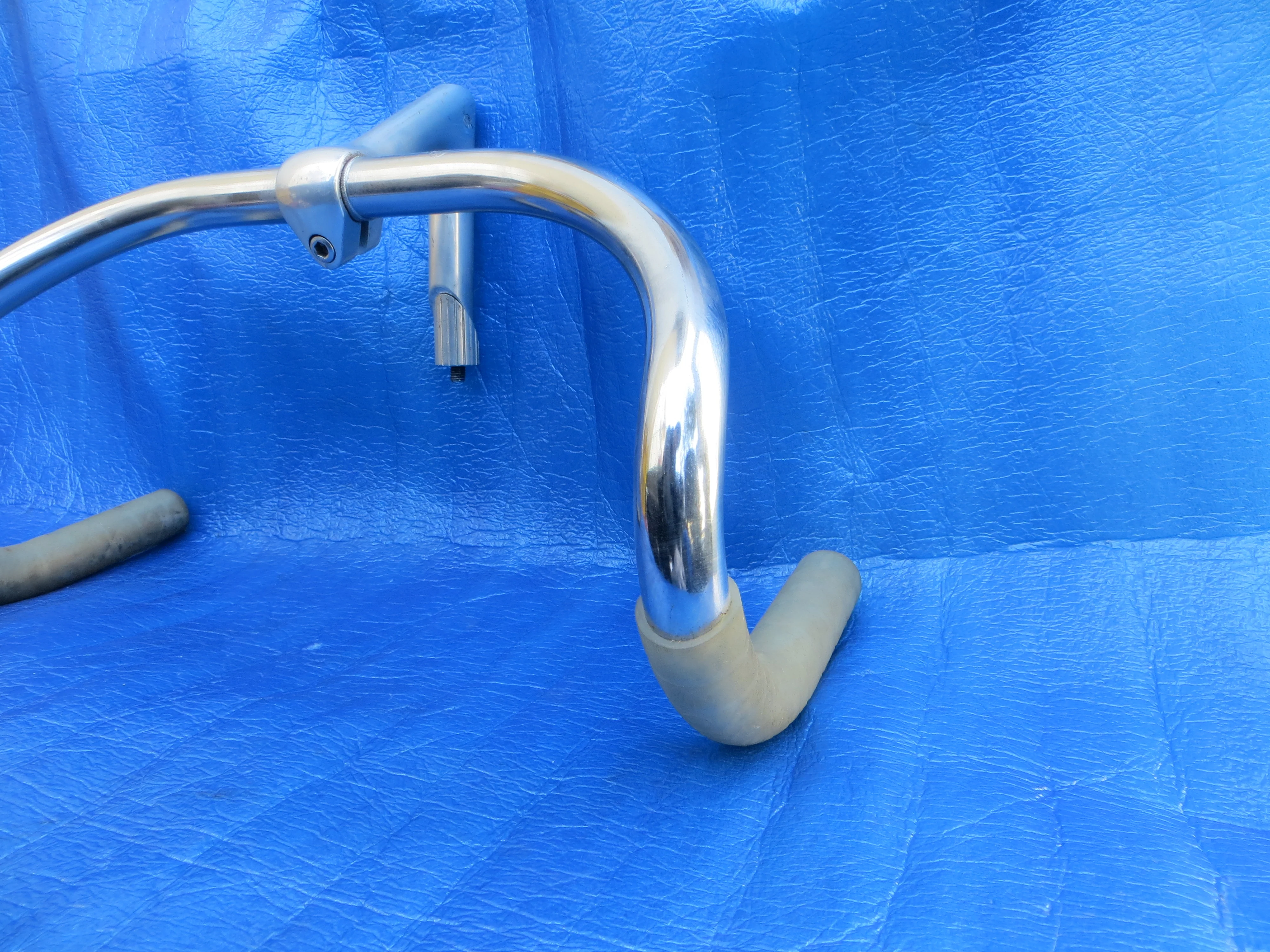 B123 390mm CrMo NJS Handlebar, Nitto Jaguar 100mm/58 degree AA NJS Stem, Champ Grips (25032012) - Image 3