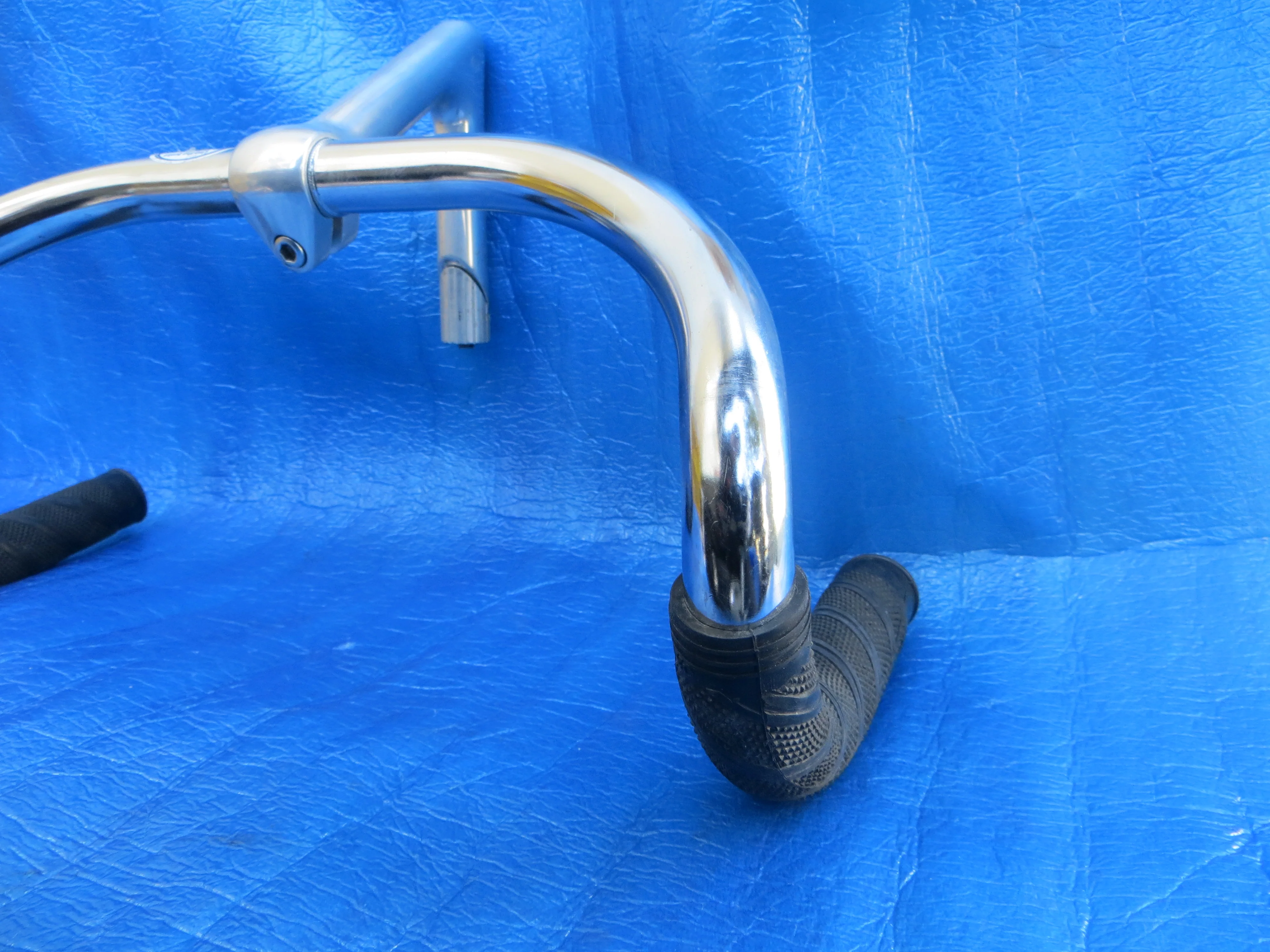B125 380mm Steel NJS Handlebar, Nitto Jaguar 120mm/58 degree AA NJS Stem, Soyo Grips  (25032011) - Image 3