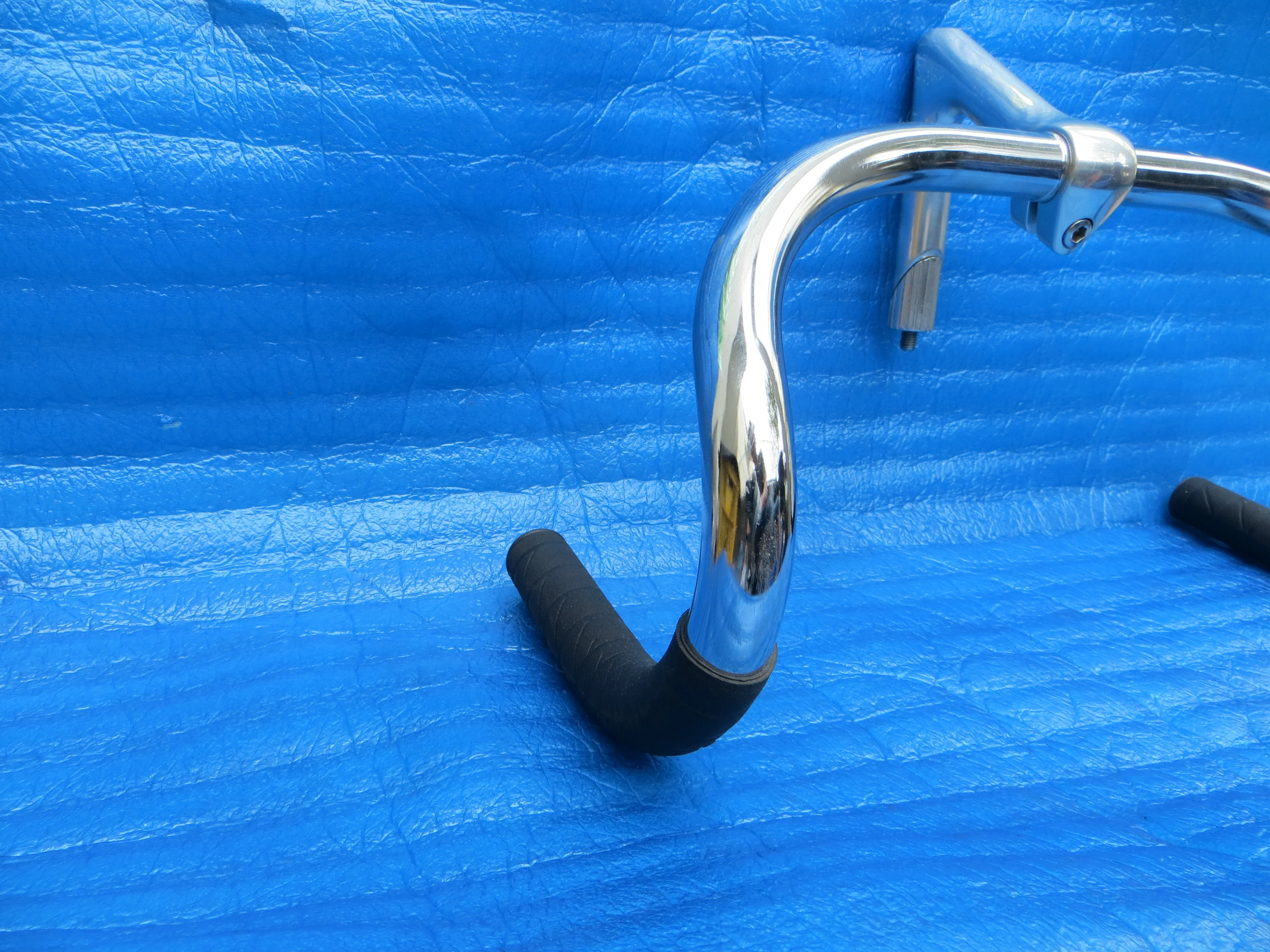 B123 380mm Steel NJS Handlebar, Nitto Jaguar 100mm/58 degree AA NJS Stem, Champ Grips (25092129) - Image 2
