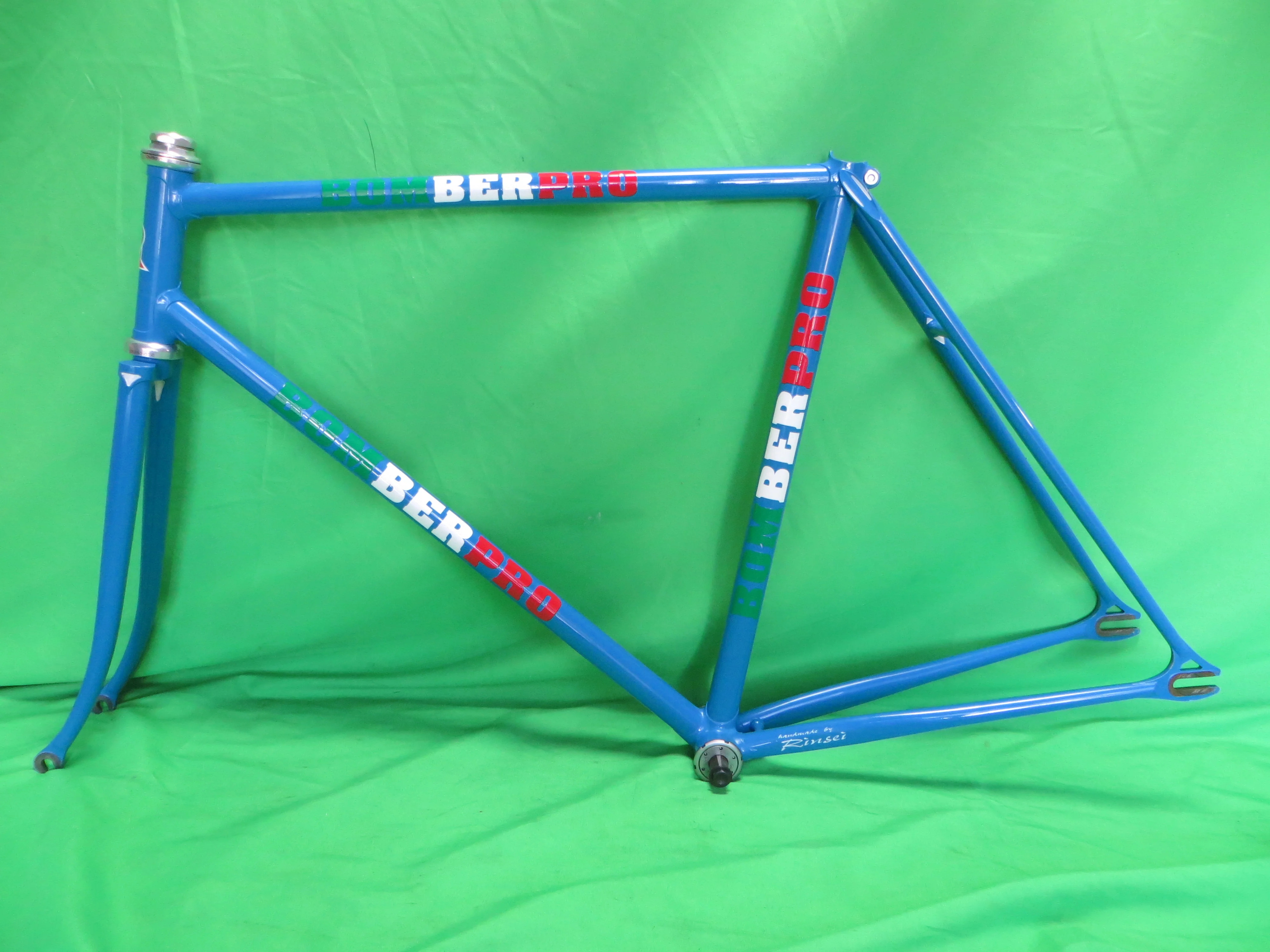 Bomber Pro // Blue // 52cm