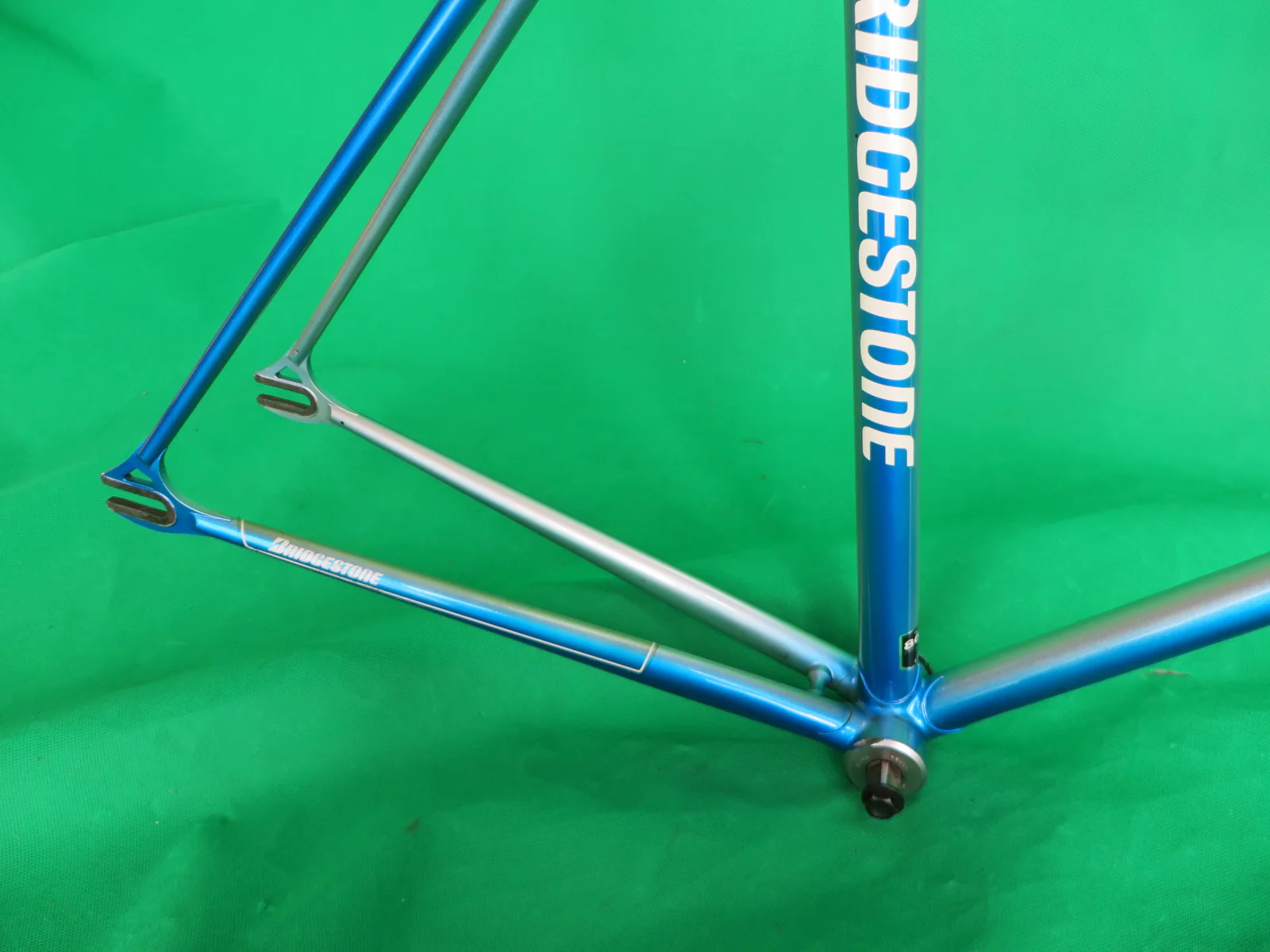 Bridgestone 2013 // Blue Metallic Silver Fade // 52cm - Image 14