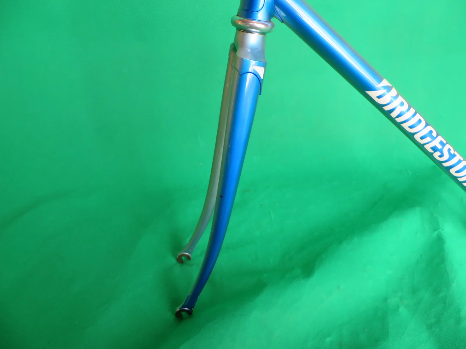 Bridgestone 2013 // Blue Metallic Silver Fade // 52cm - Image 3