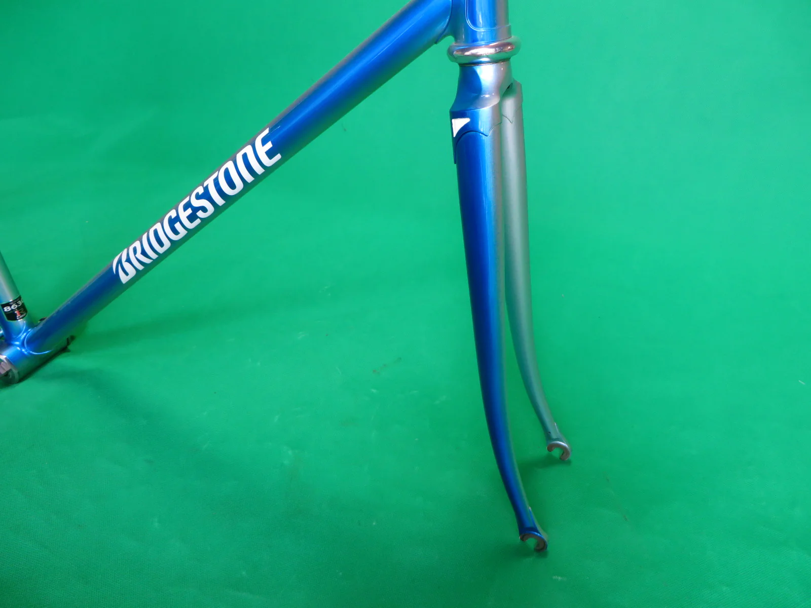 Bridgestone // Blue Metallic Silver Fade //  51.5cm - Image 10
