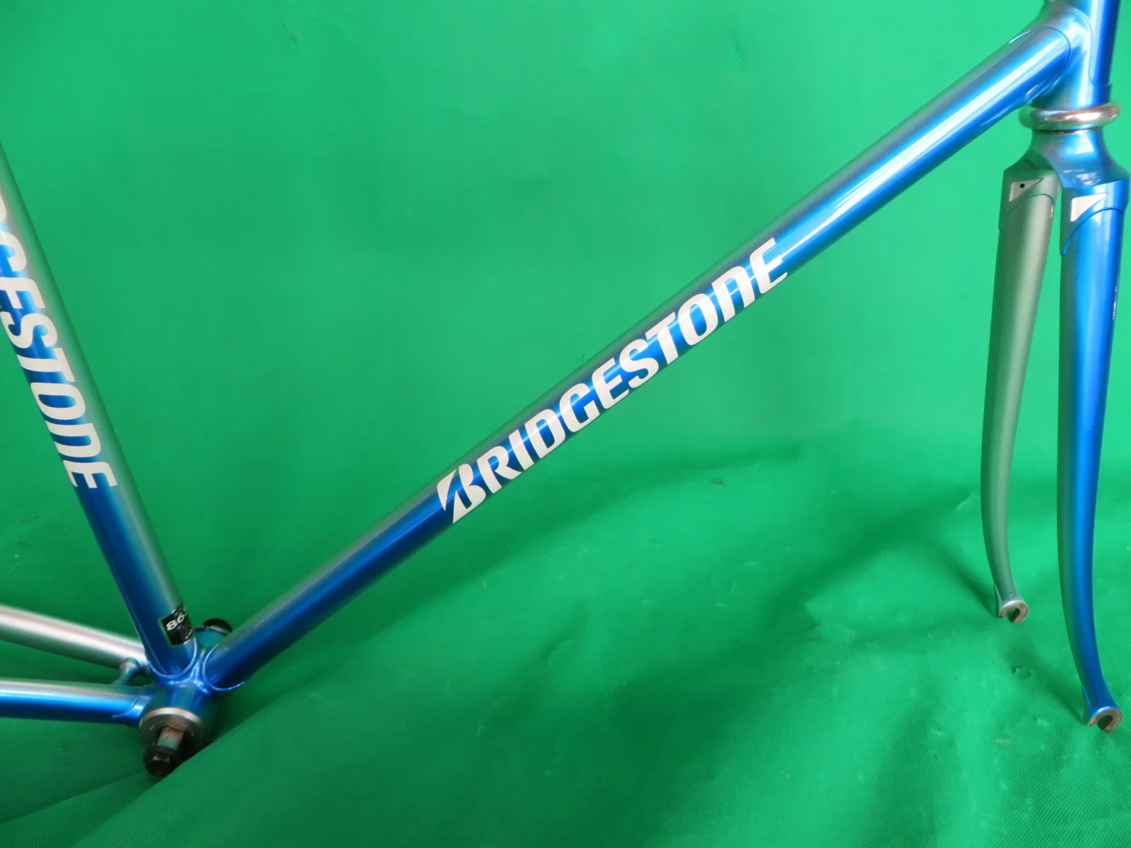 Bridgestone // Blue Metallic Silver Fade //  52cm - Image 13