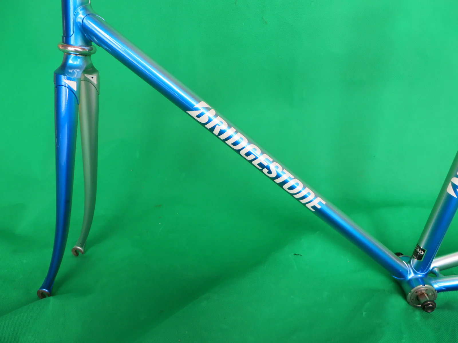 Bridgestone // Blue Metallic Silver Fade //  52cm - Image 6