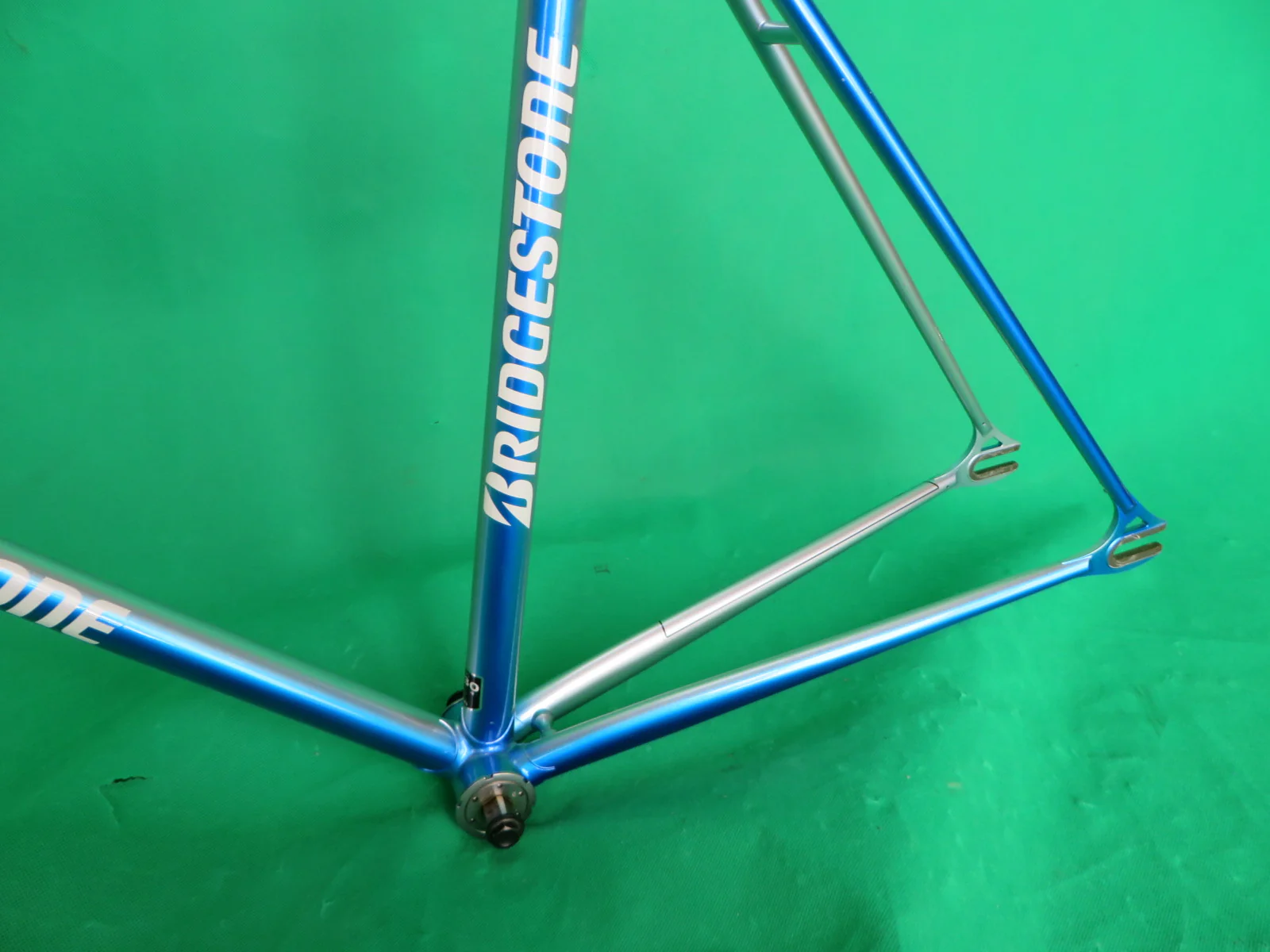 Bridgestone // Blue Metallic Silver Fade //  52cm - Image 7