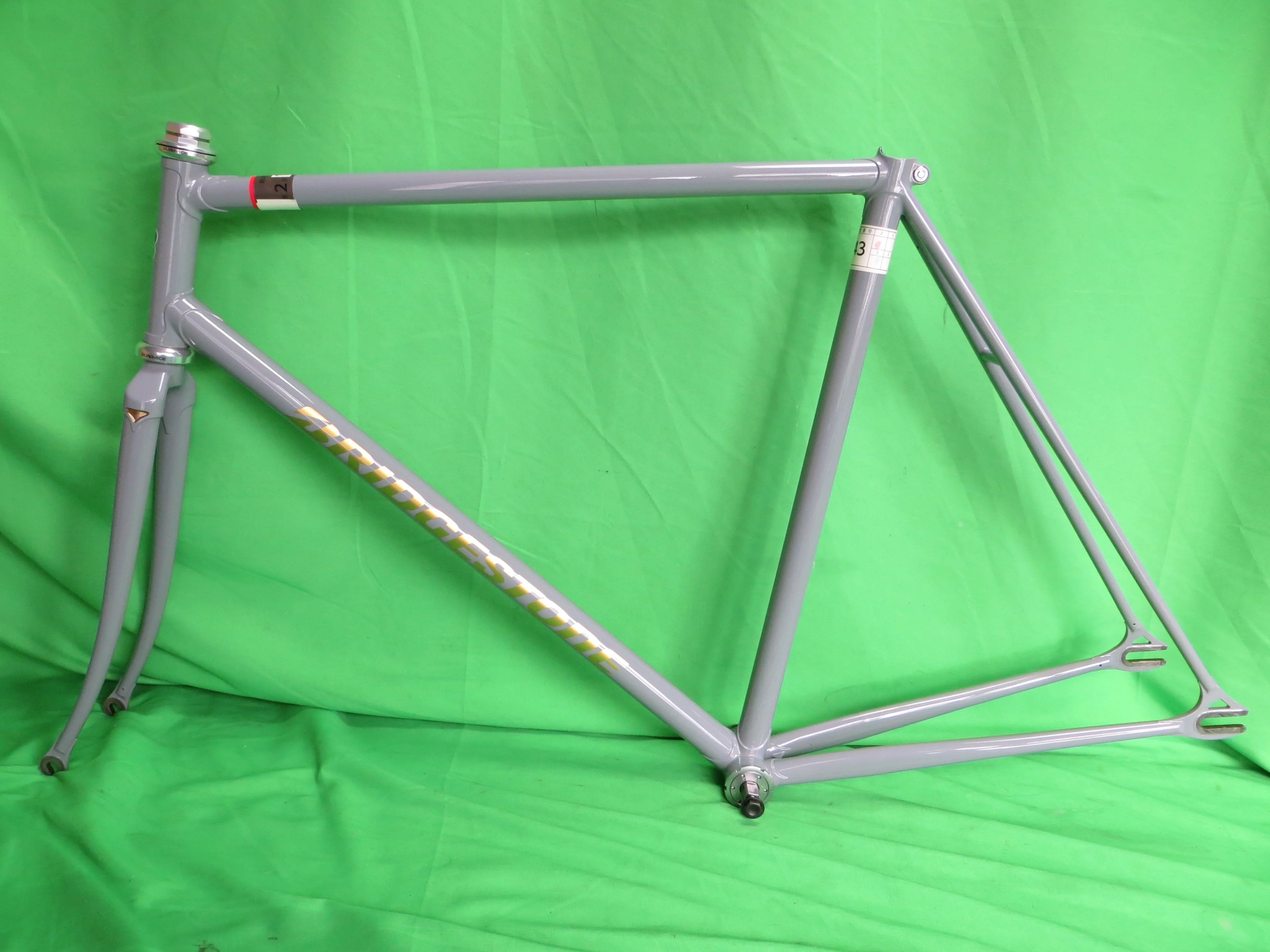 Bridgestone // Bluish Gray // 54.5cm