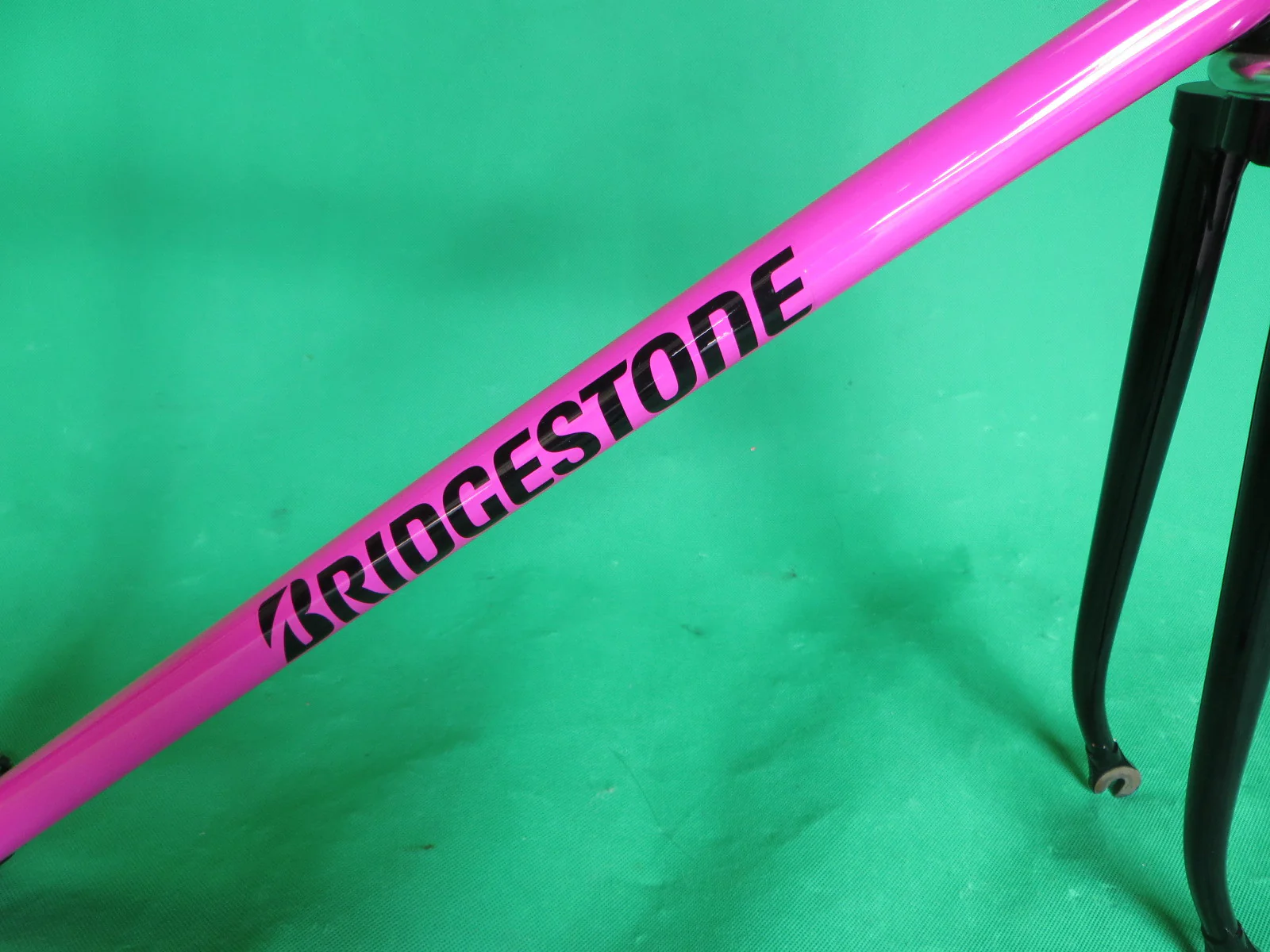 Bridgestone // bright pink & black two-tone // 51.5cm - Image 13