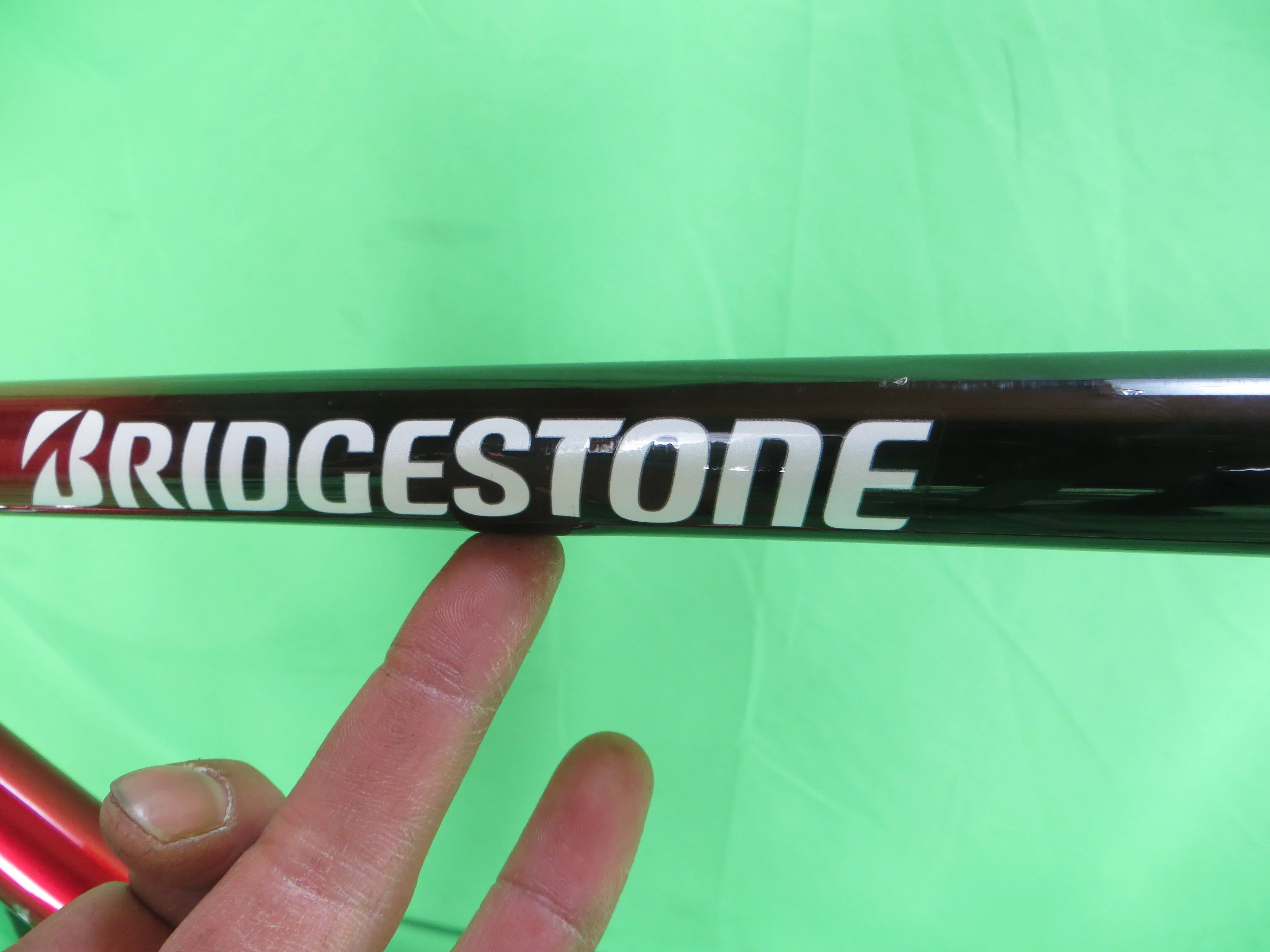 Bridgestone Columbus Max Fork // Black / Candy Red Fade // 51.5cm - Image 16