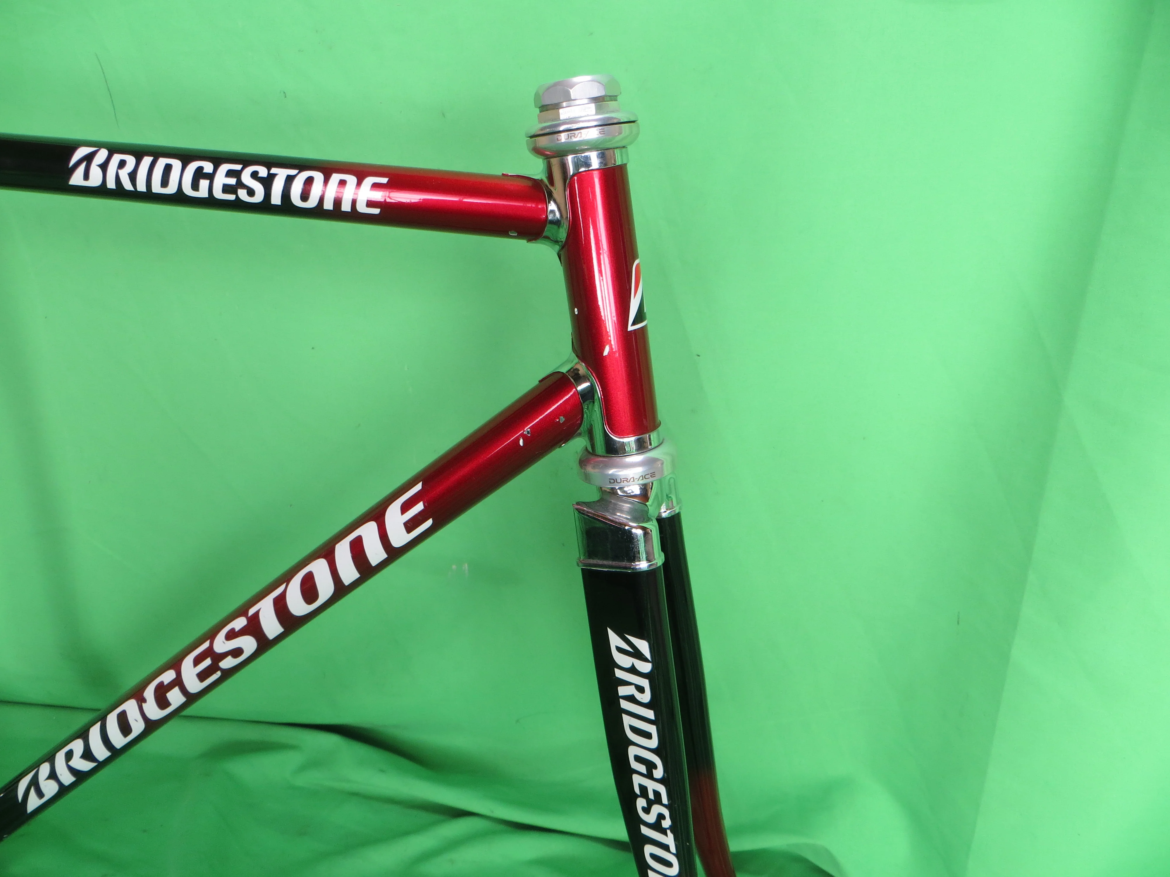 Bridgestone Columbus Max Fork // Black / Candy Red Fade // 51.5cm - Image 9