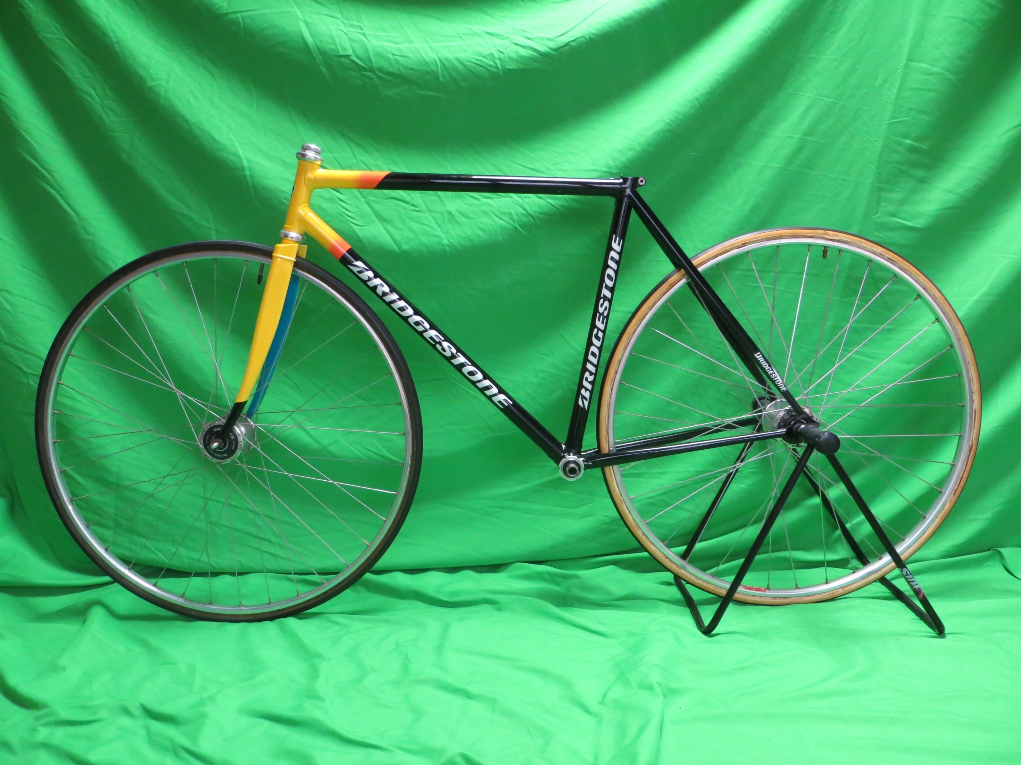 Bridgestone Columbus Max Fork// Black Yellow Fade // 50cm - Image 16