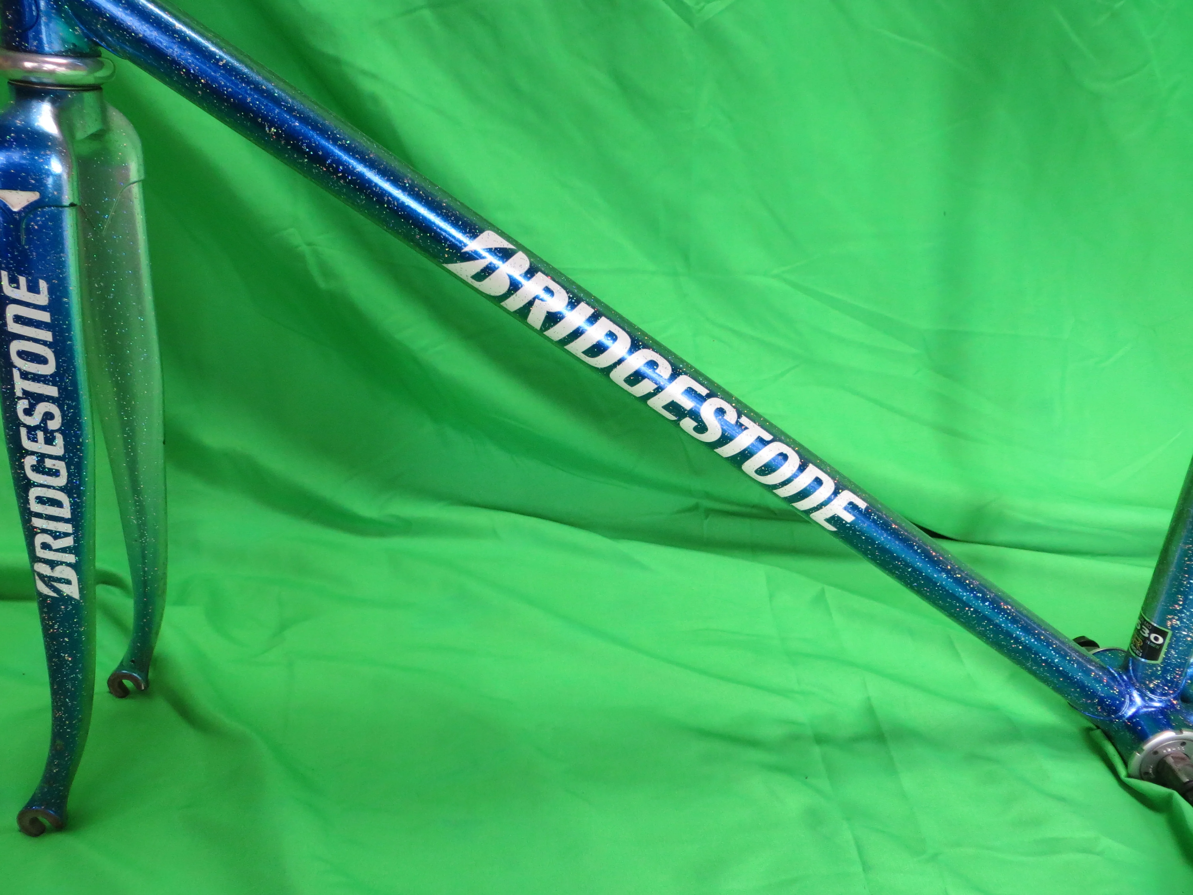 Bridgestone Columbus Max Fork // Blue Metallic Silver Fade with Super Rainbow Flake // 48.5cm - Image 6
