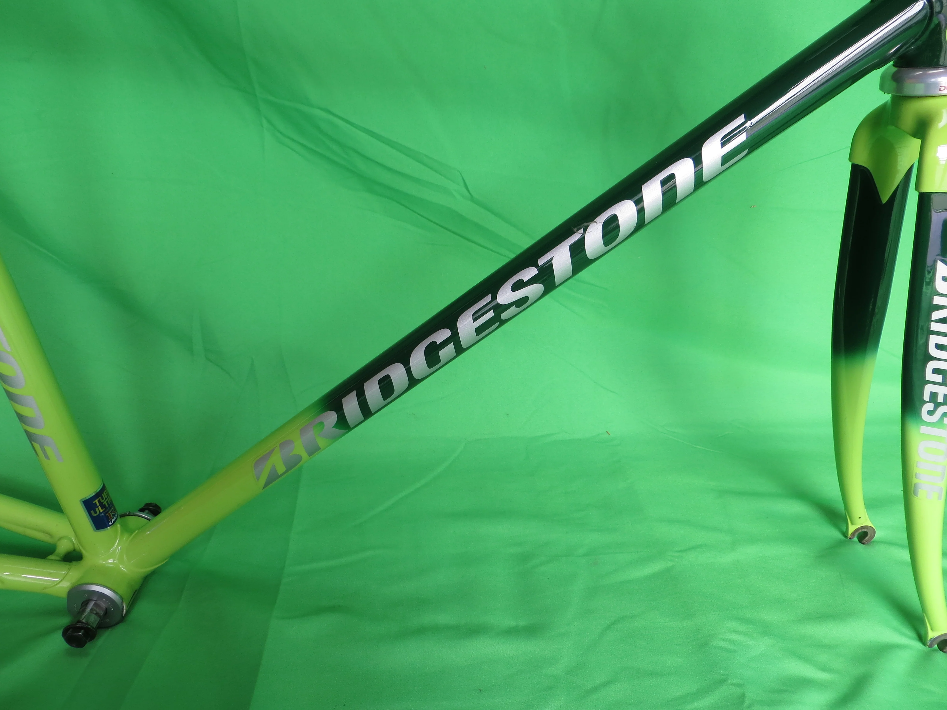 Bridgestone Columbus Max Fork  // Green / Yellowish Green Fade // 50cm - Image 14