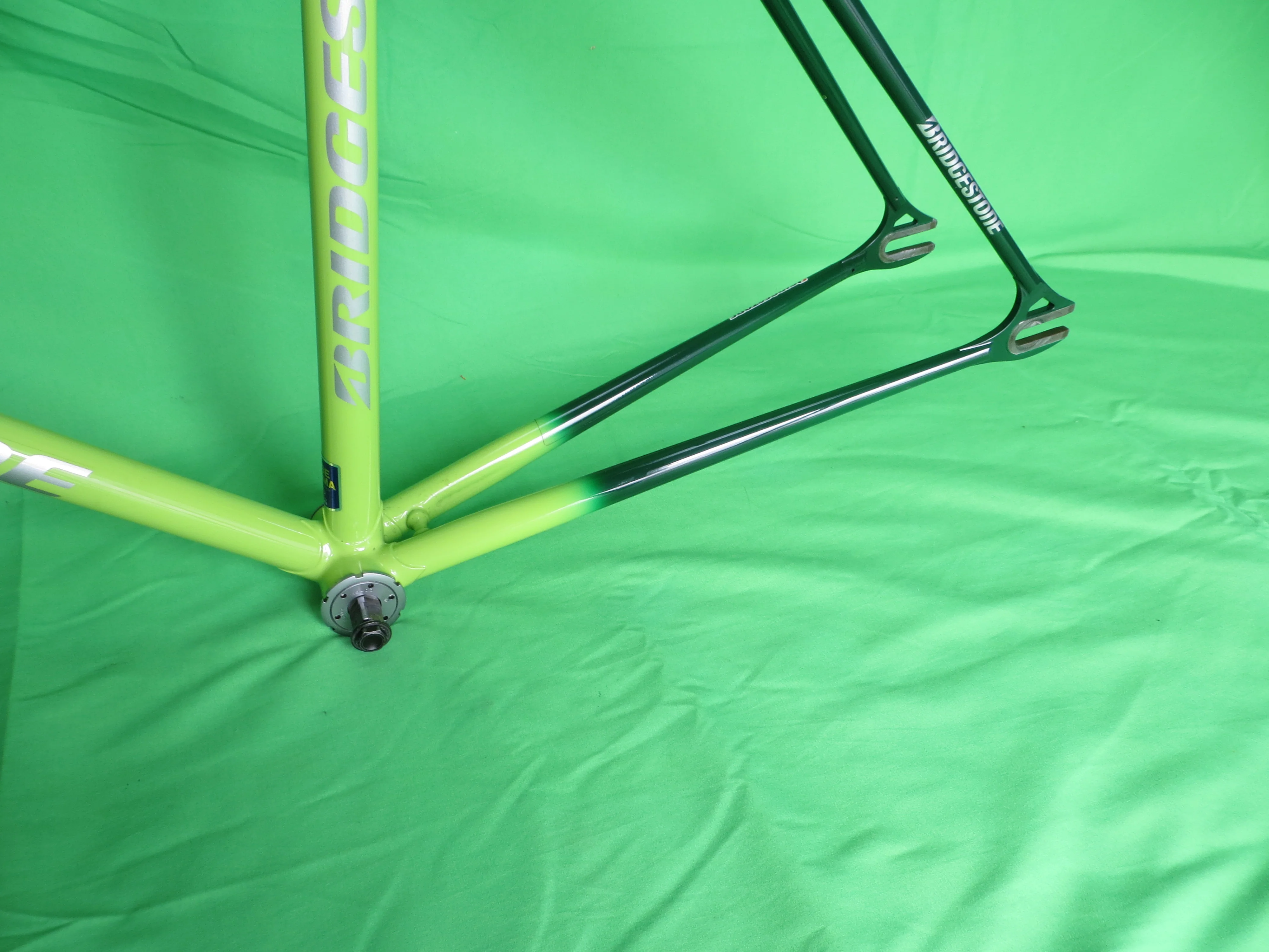 Bridgestone Columbus Max Fork  // Green / Yellowish Green Fade // 50cm - Image 8