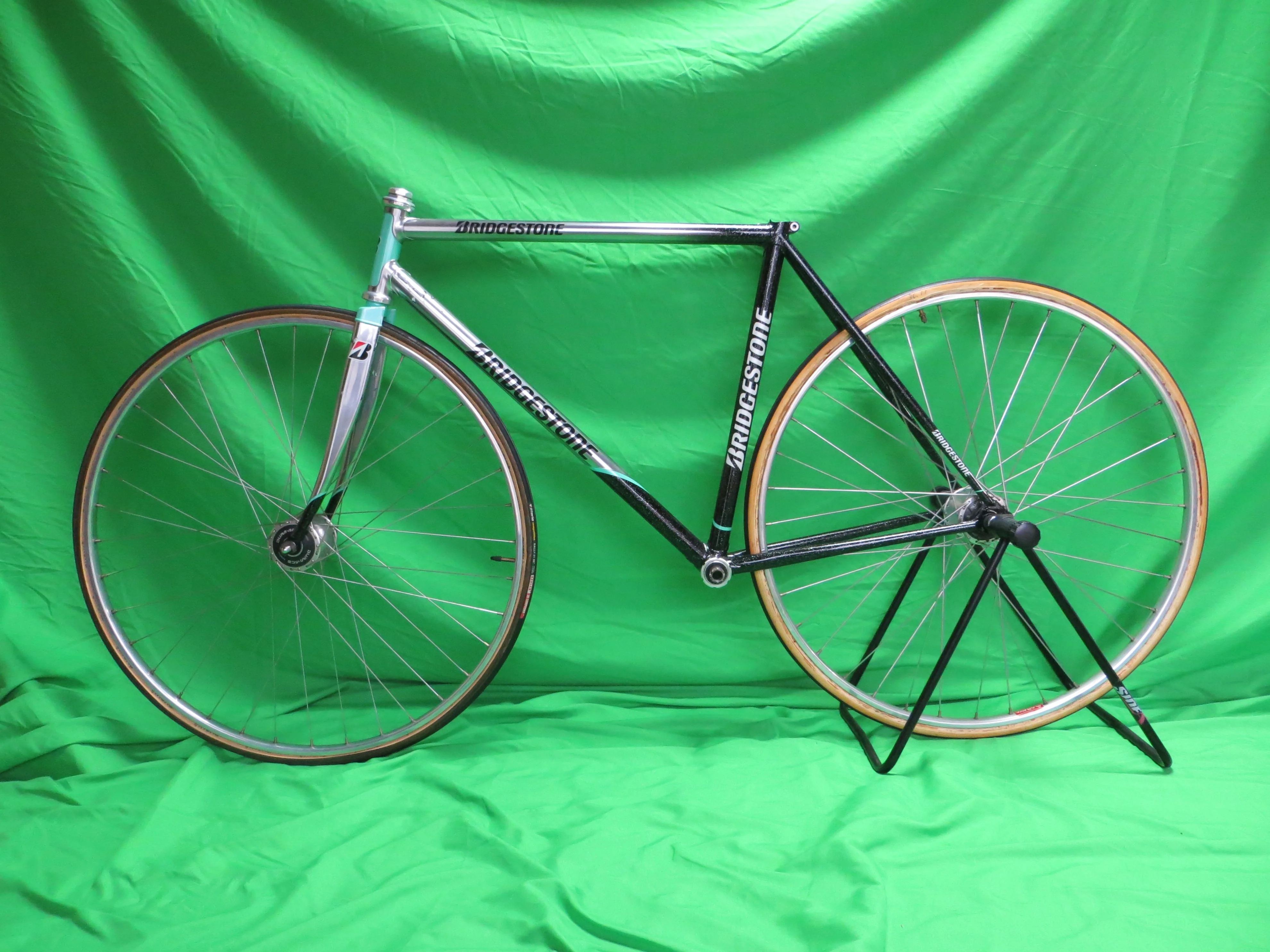 Bridgestone Columbus Max Fork // Mach Silver Black with Silver Flake // 49.5cm - Image 16