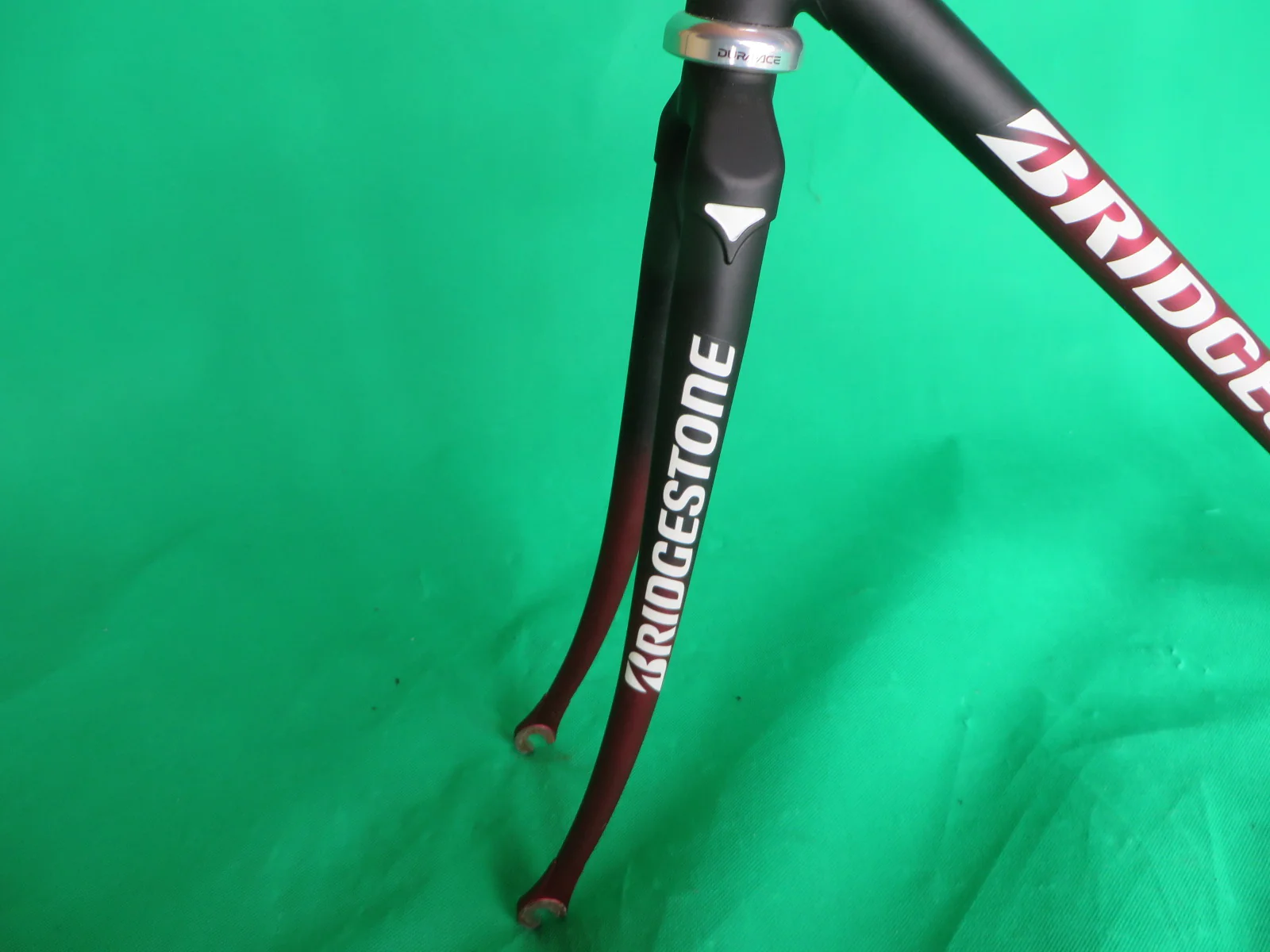 Bridgestone // Matte Black / Matte Red Fade // 50cm - Image 3