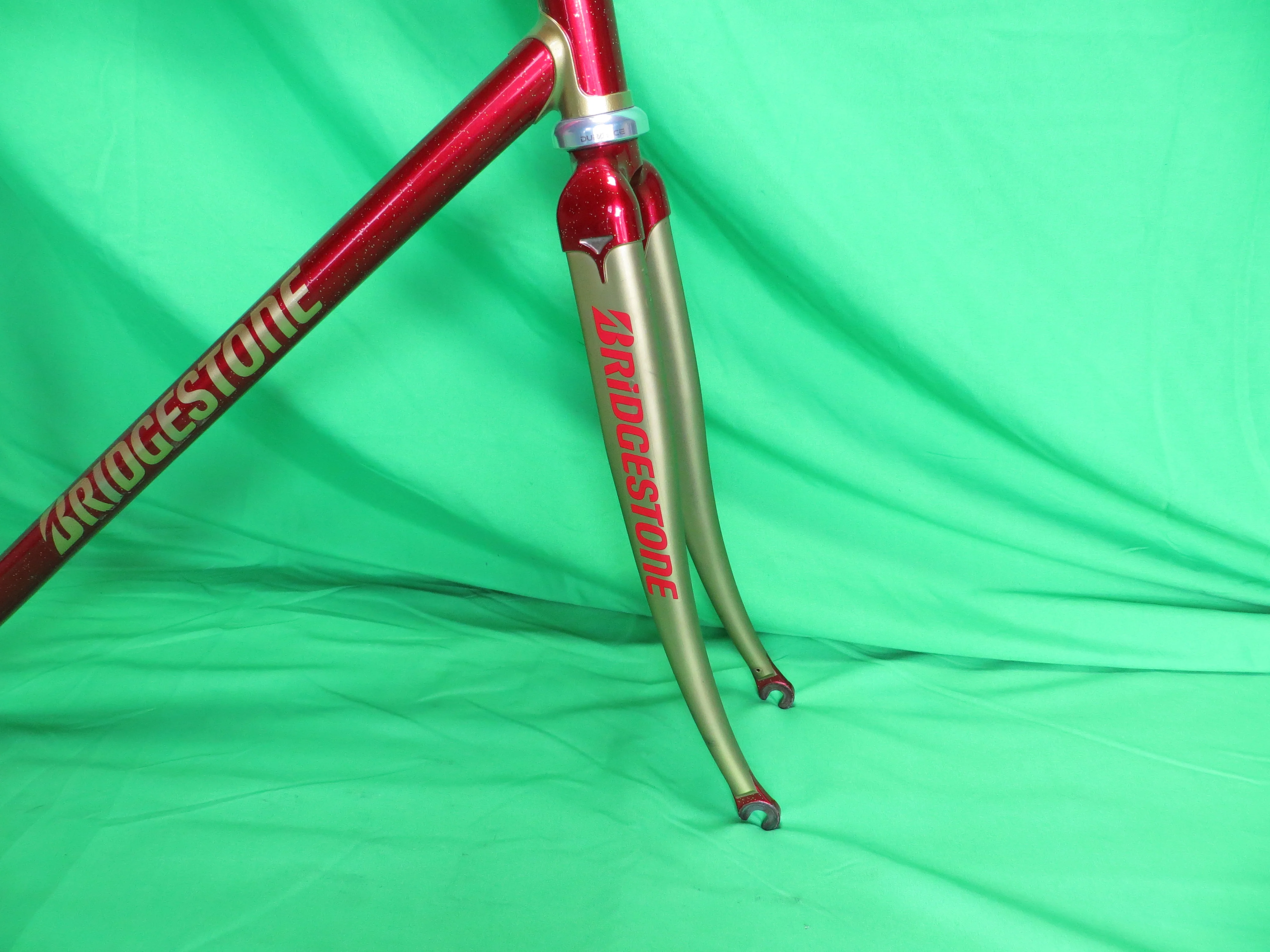 BRIDGESTONE Columbus Max Fork // Red / Gold Lugs with Gold Flake // 53.5cm - Image 11