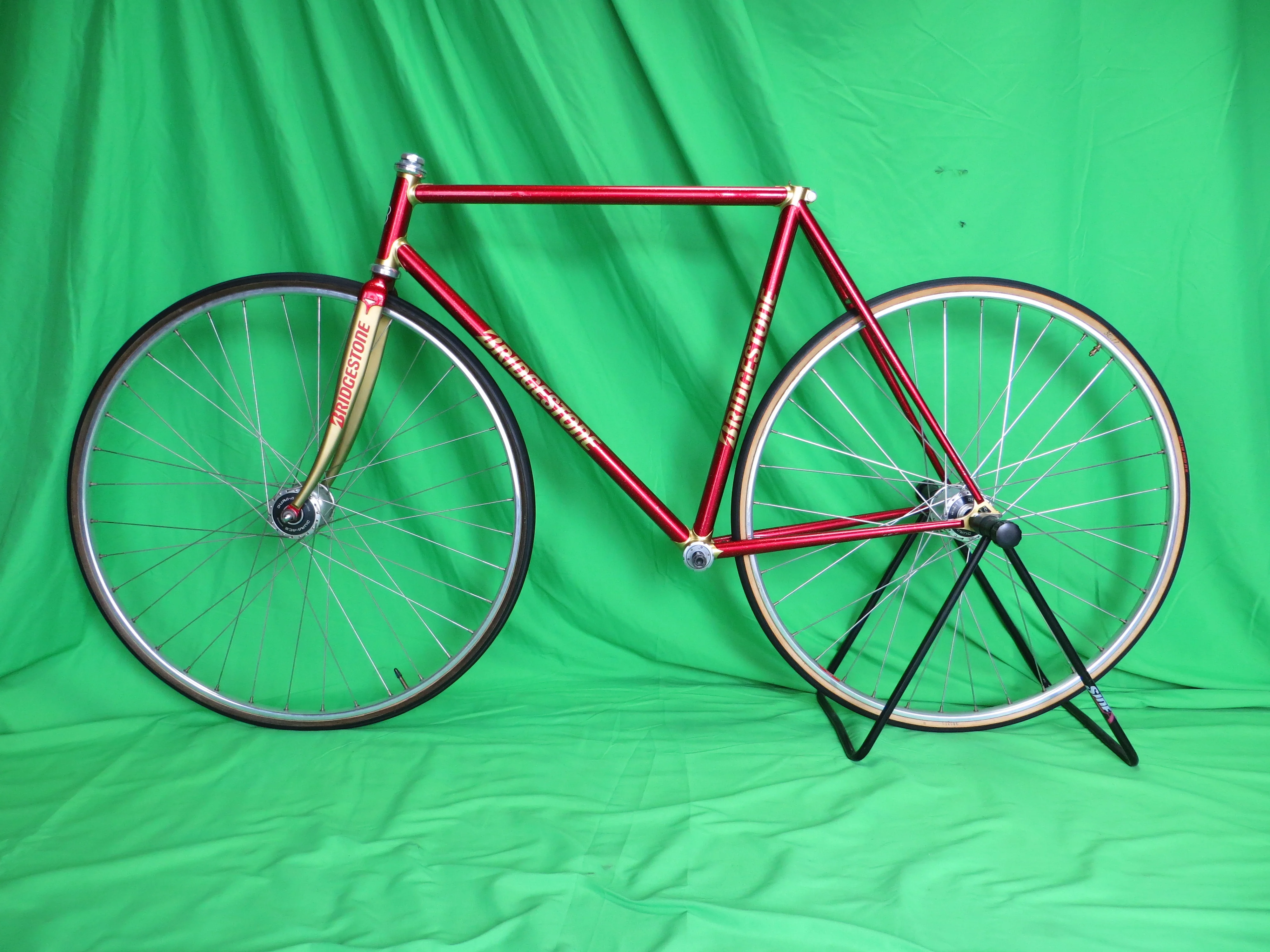 BRIDGESTONE Columbus Max Fork // Red / Gold Lugs with Gold Flake // 53.5cm - Image 17