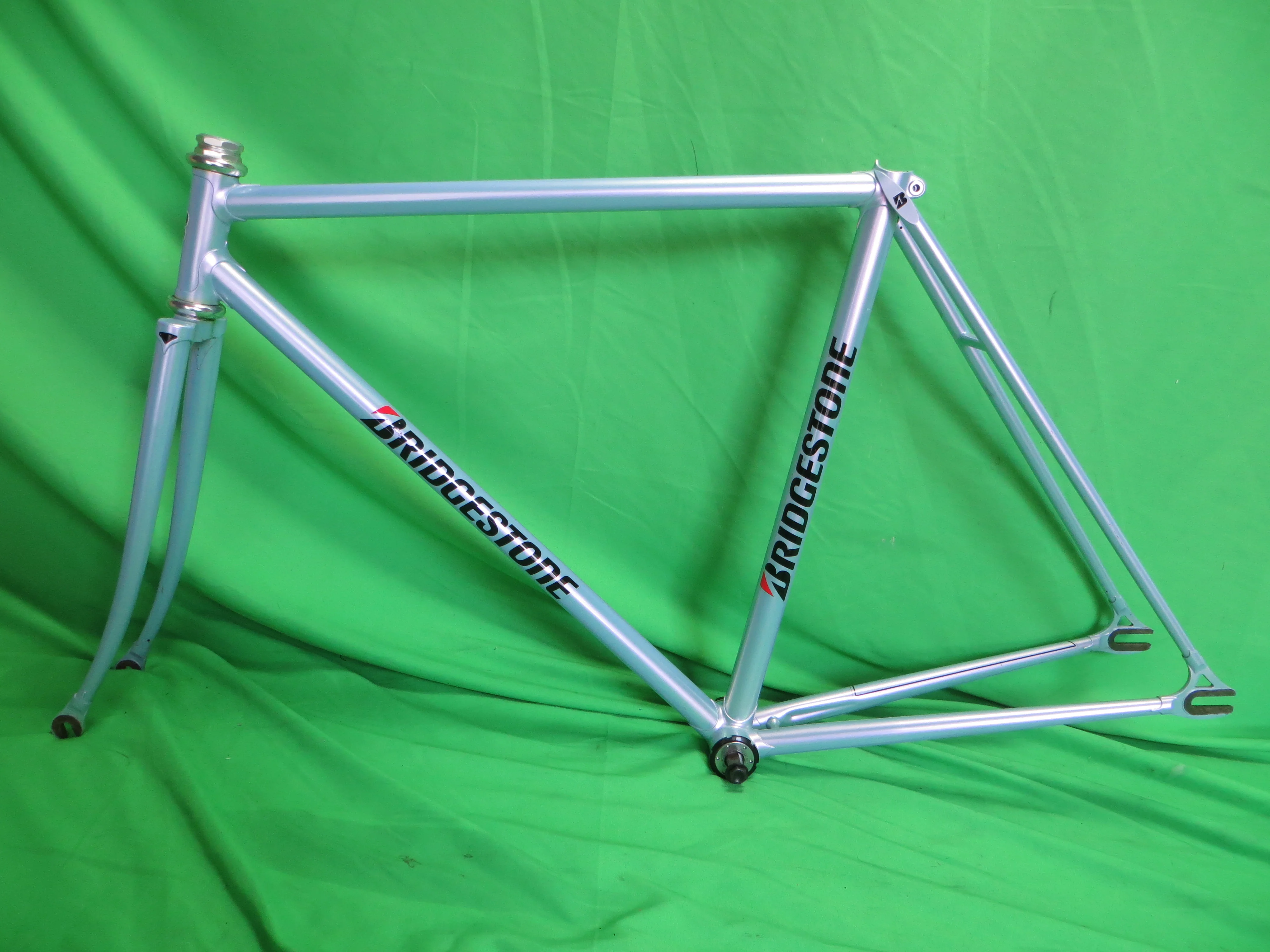 Bridgestone // Grayish Light Blue with Pearl Finish // 50.5cm