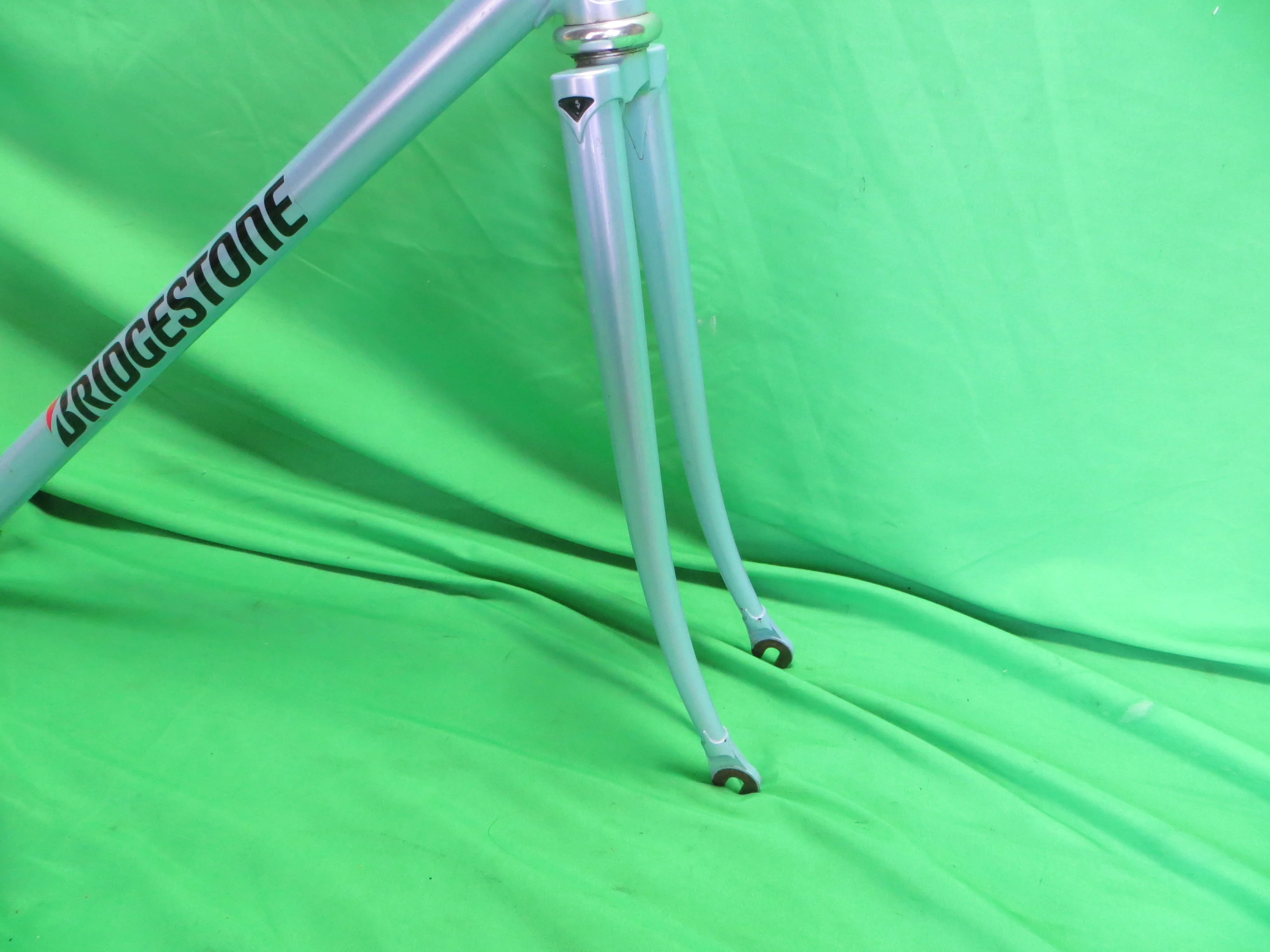Bridgestone // Grayish Light Blue with Pearl Finish // 50.5cm - Image 10