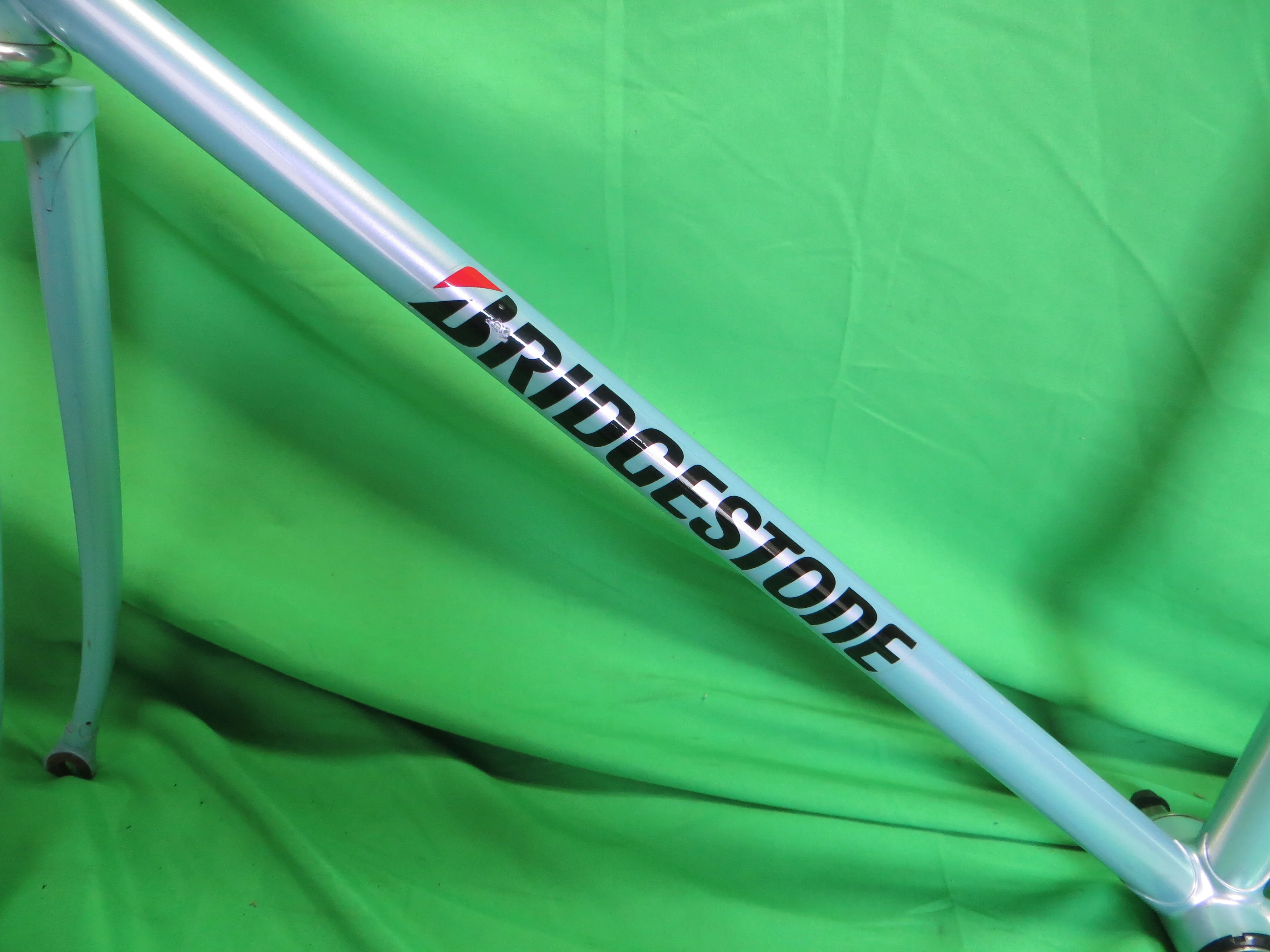 Bridgestone // Grayish Light Blue with Pearl Finish // 50.5cm - Image 6