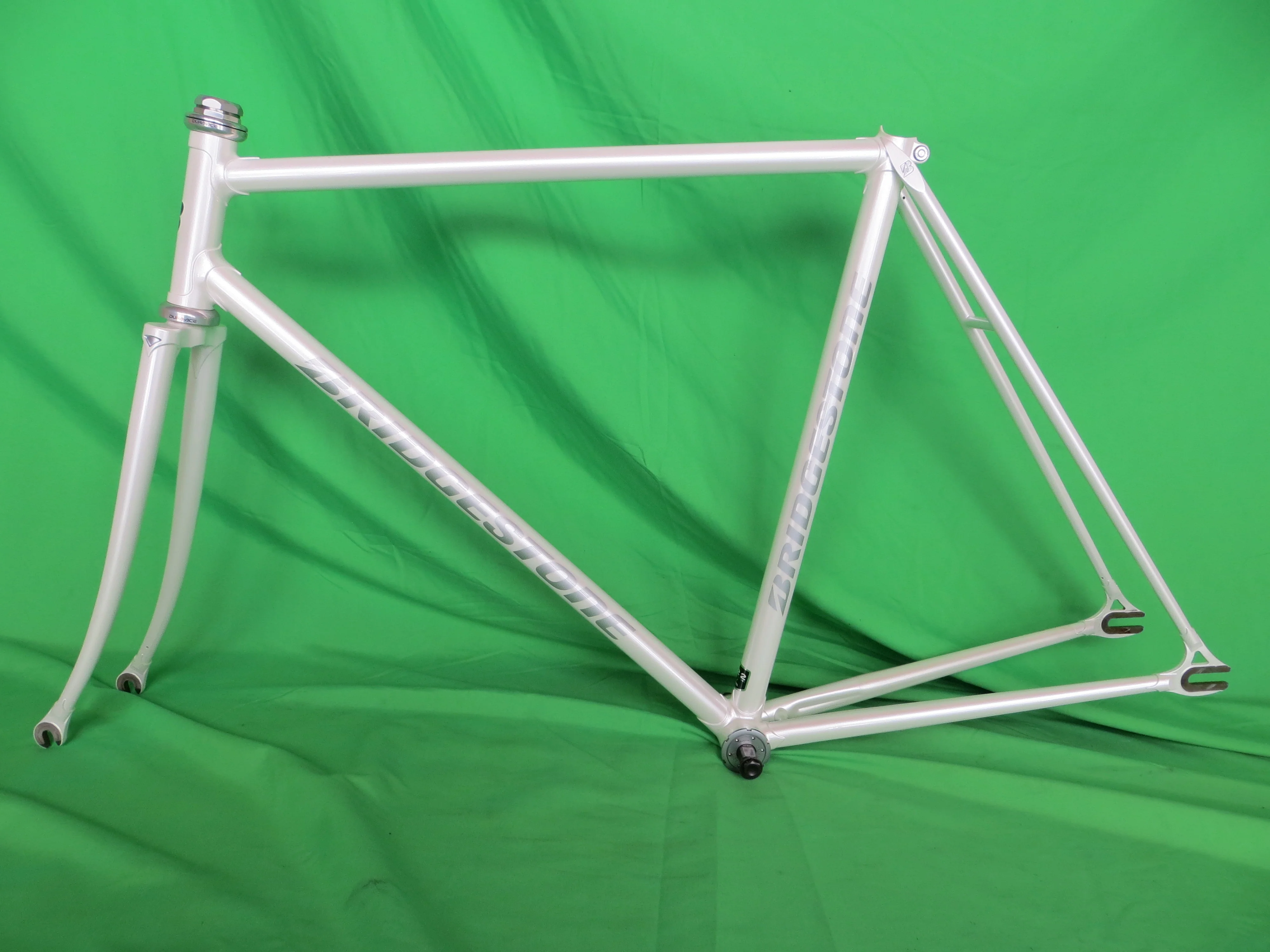 Bridgestone Kaisei 022 // White // 53cm