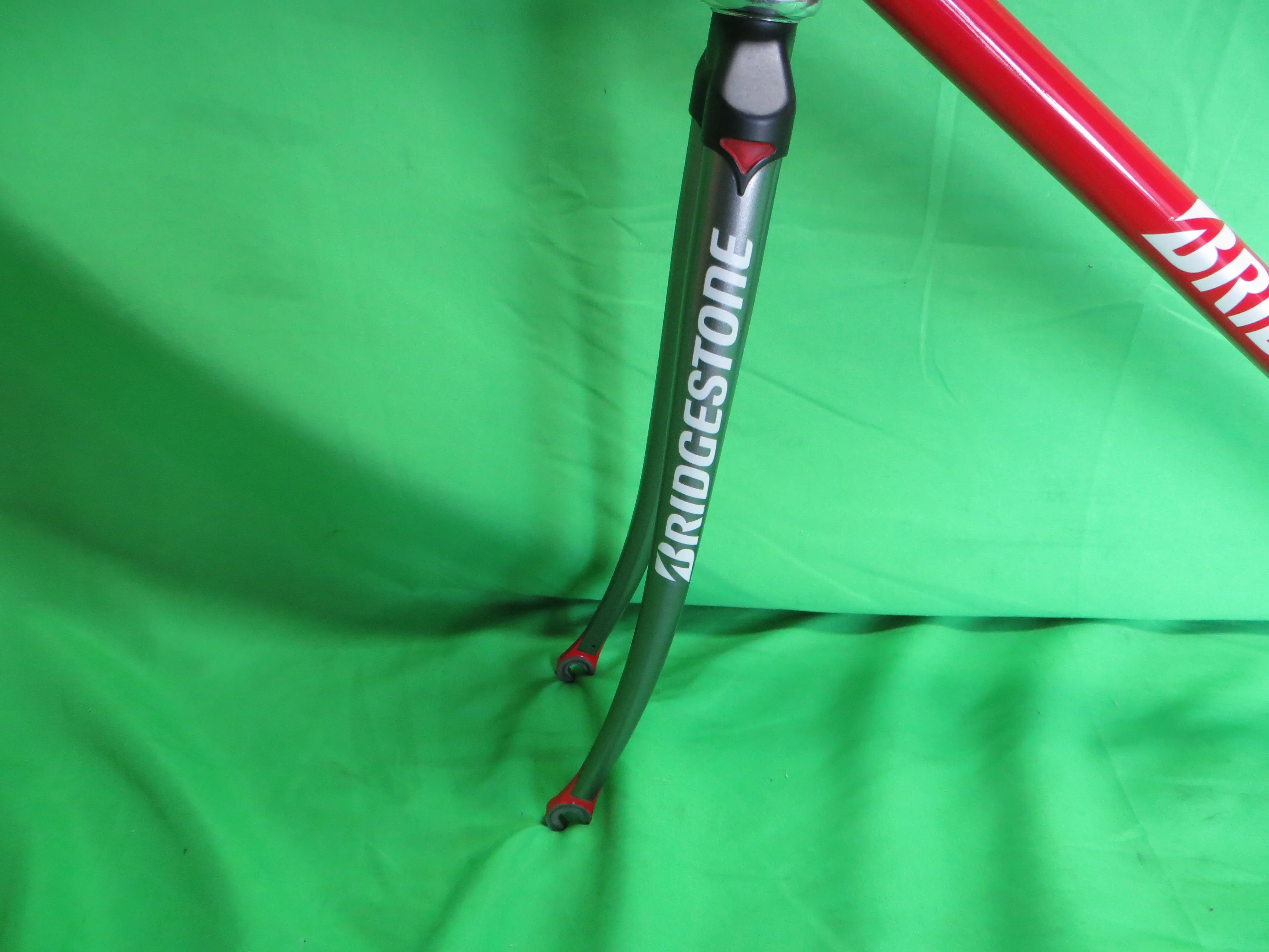 Bridgestone Kaisei 8630 // Red / Gray / Black // 53.5cm - Image 3