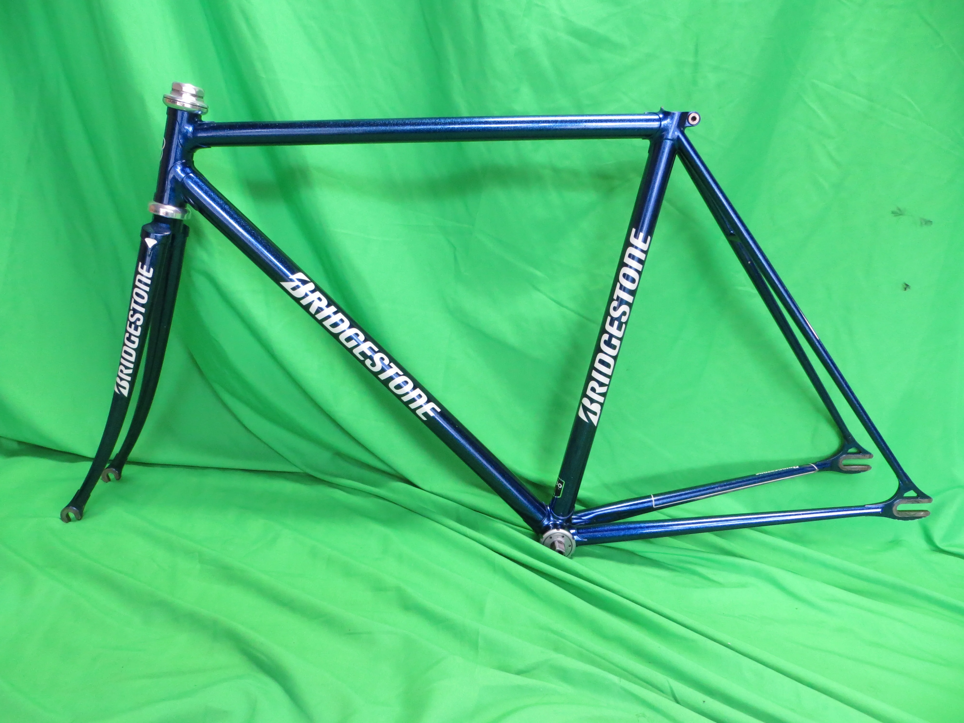 Bridgestone Kaisei 8630R  // Dark Blue Metallic // 50.5cm