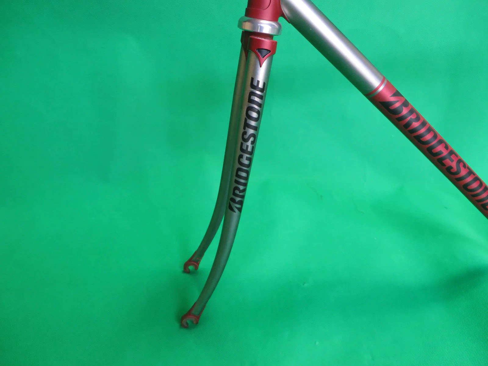 BRIDGESTONE // Matte Silver / Matte Wine Red Two Tone // Kasei 019 // 48.5cm - Image 3