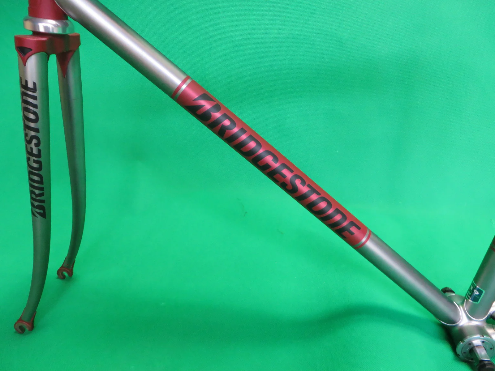 BRIDGESTONE // Matte Silver / Matte Wine Red Two Tone // Kasei 019 // 48.5cm - Image 6