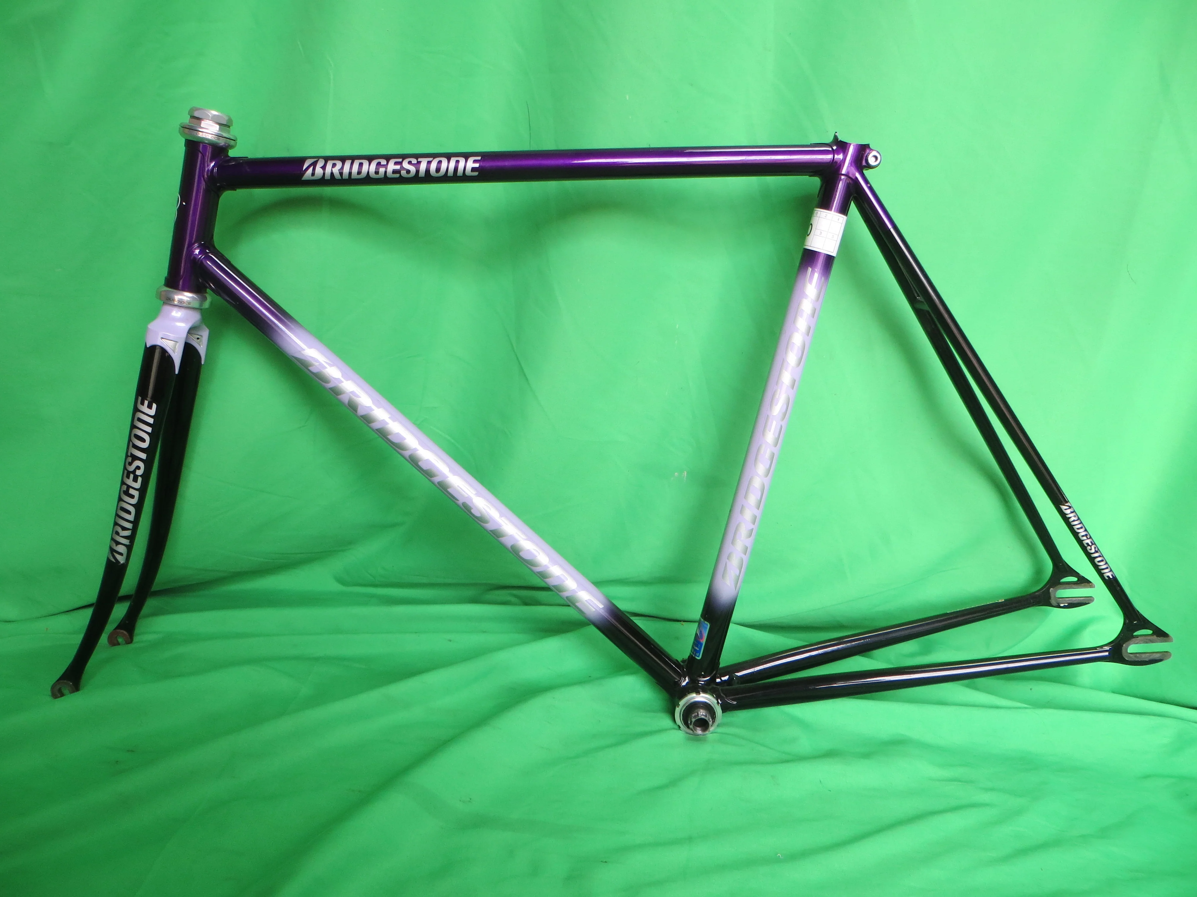Bridgestone // Purple / MIdnight Purple / Violet Fade  // 52cm