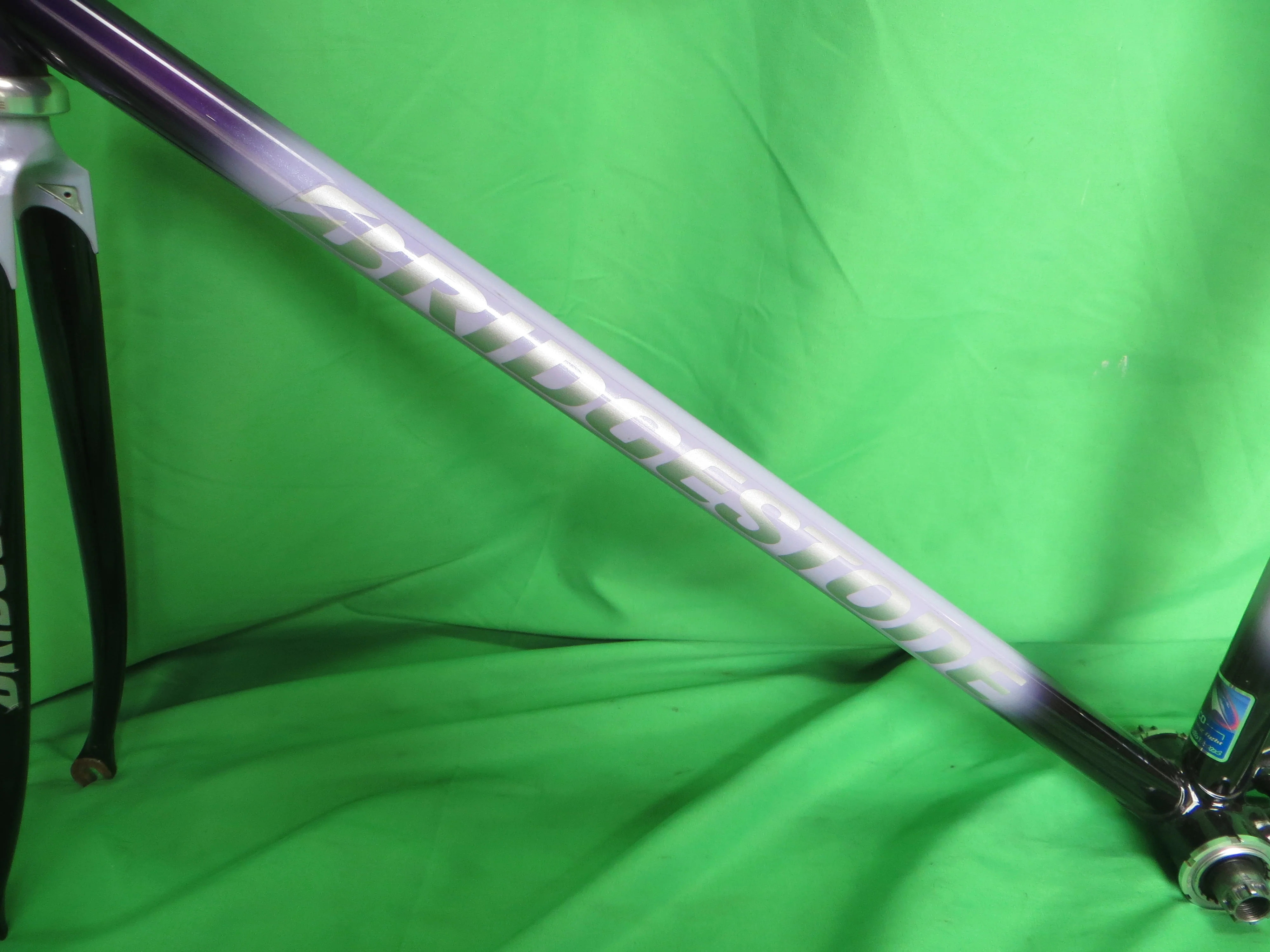 Bridgestone // Purple / MIdnight Purple / Violet Fade  // 52cm - Image 6