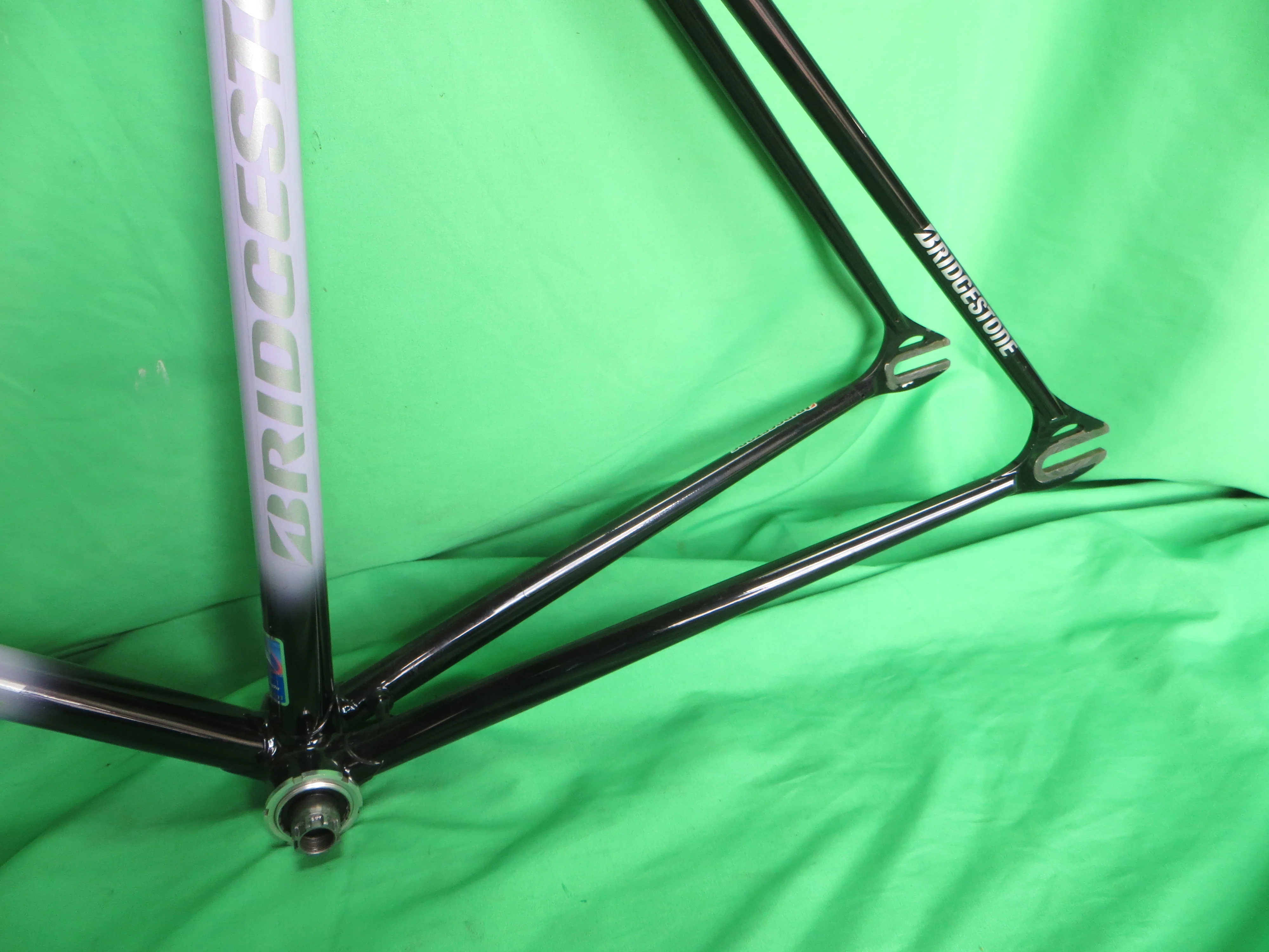 Bridgestone // Purple / MIdnight Purple / Violet Fade  // 52cm - Image 7
