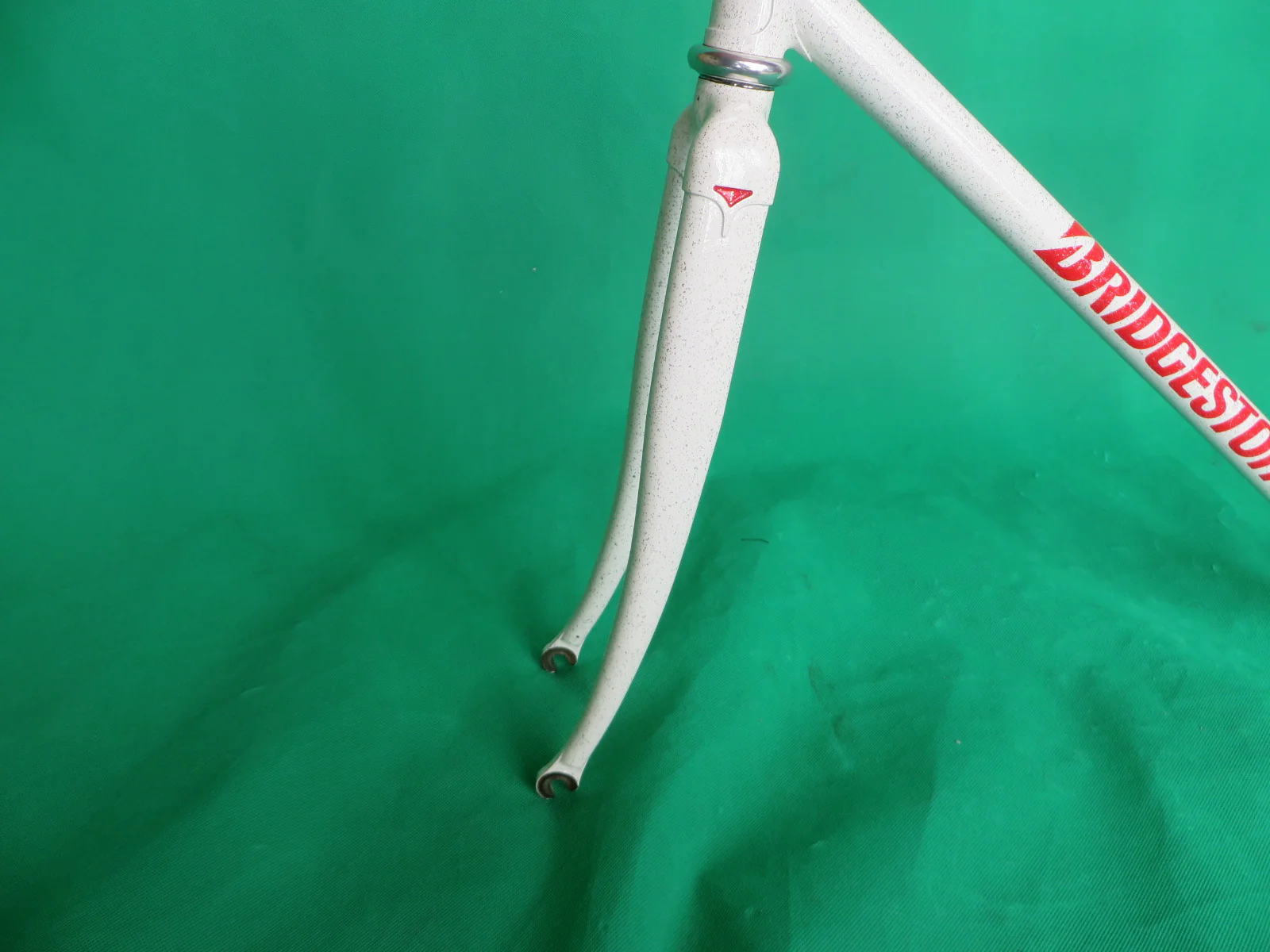 Bridgestone // White with Super Silver Flake // Columbus Max Fork // Reynolds 520 // 51.5cm - Image 3