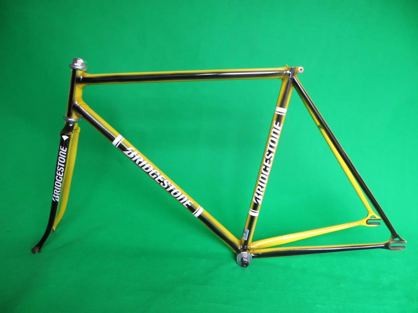 Bridgestone /// Yellow Black Fade  /// Dedacciai Zero Uno /// 52cm