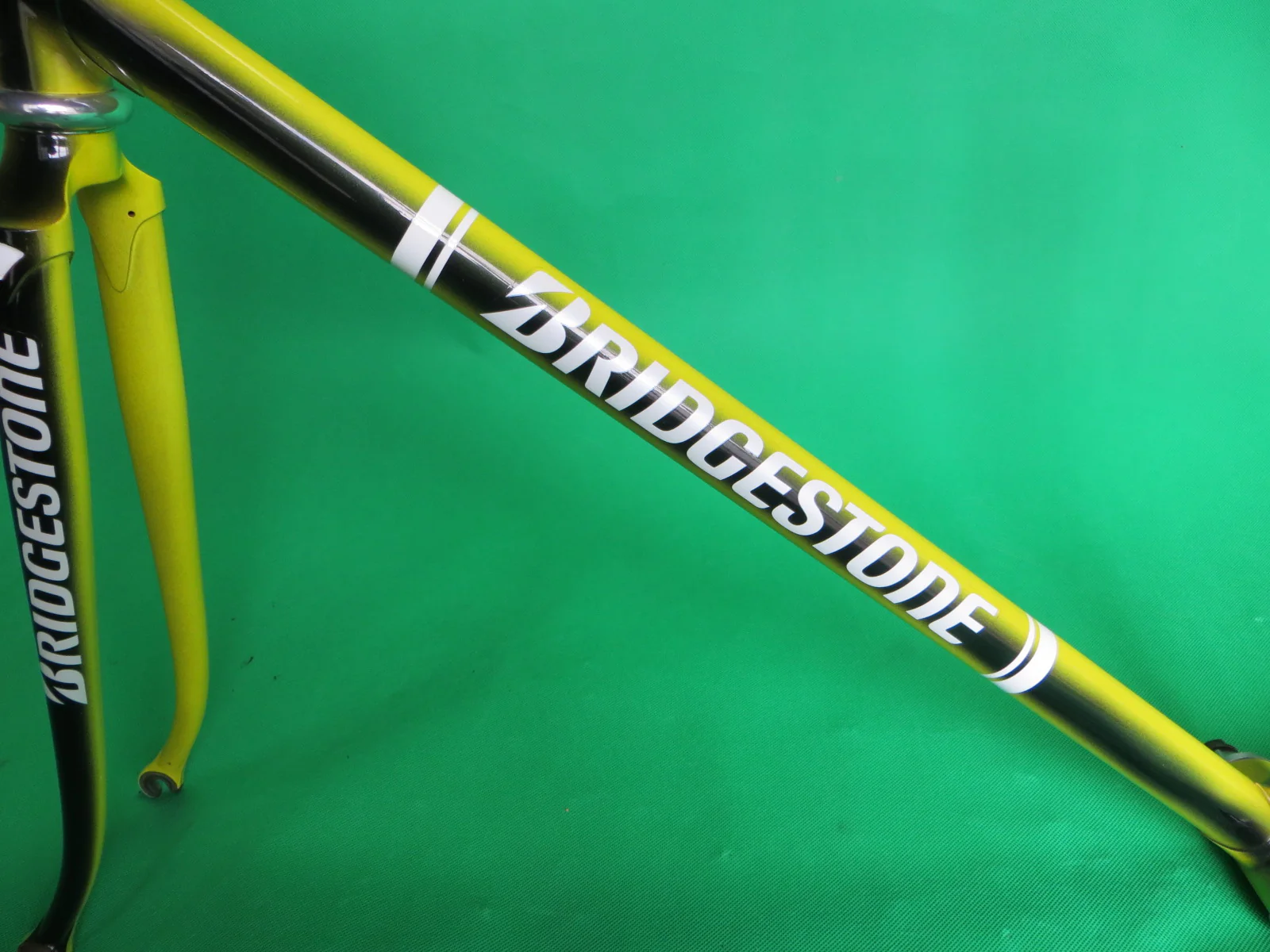 Bridgestone /// Yellow Black Fade  /// Dedacciai Zero Uno /// 52cm - Image 6
