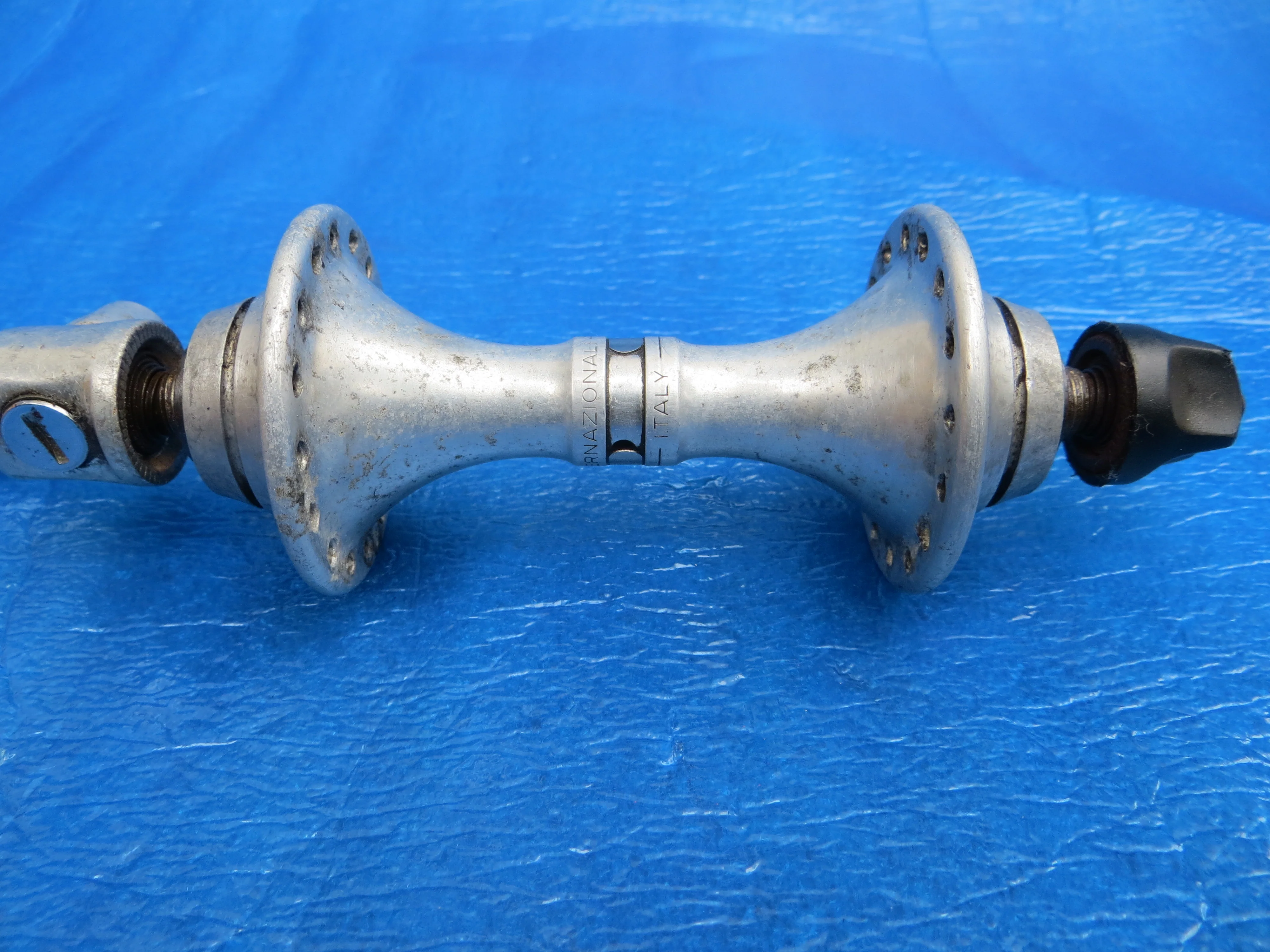 Campagnolo 32H Front Hub 9mm Axle Quick Release Non NJS (24102604) - Image 6