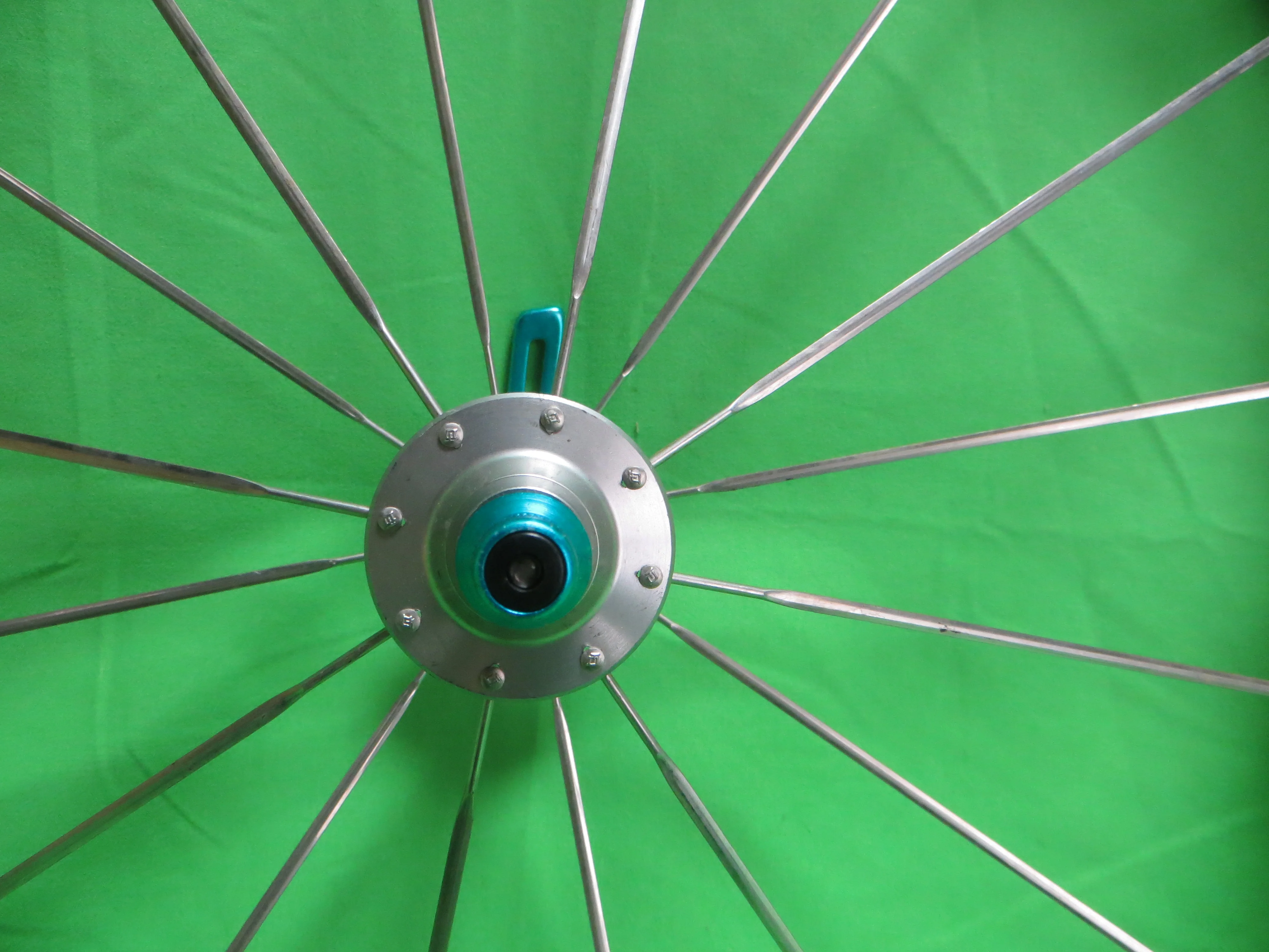 Corima Carbon / Zipp Hub 16H Front Wheel Tubular 24" - Image 5