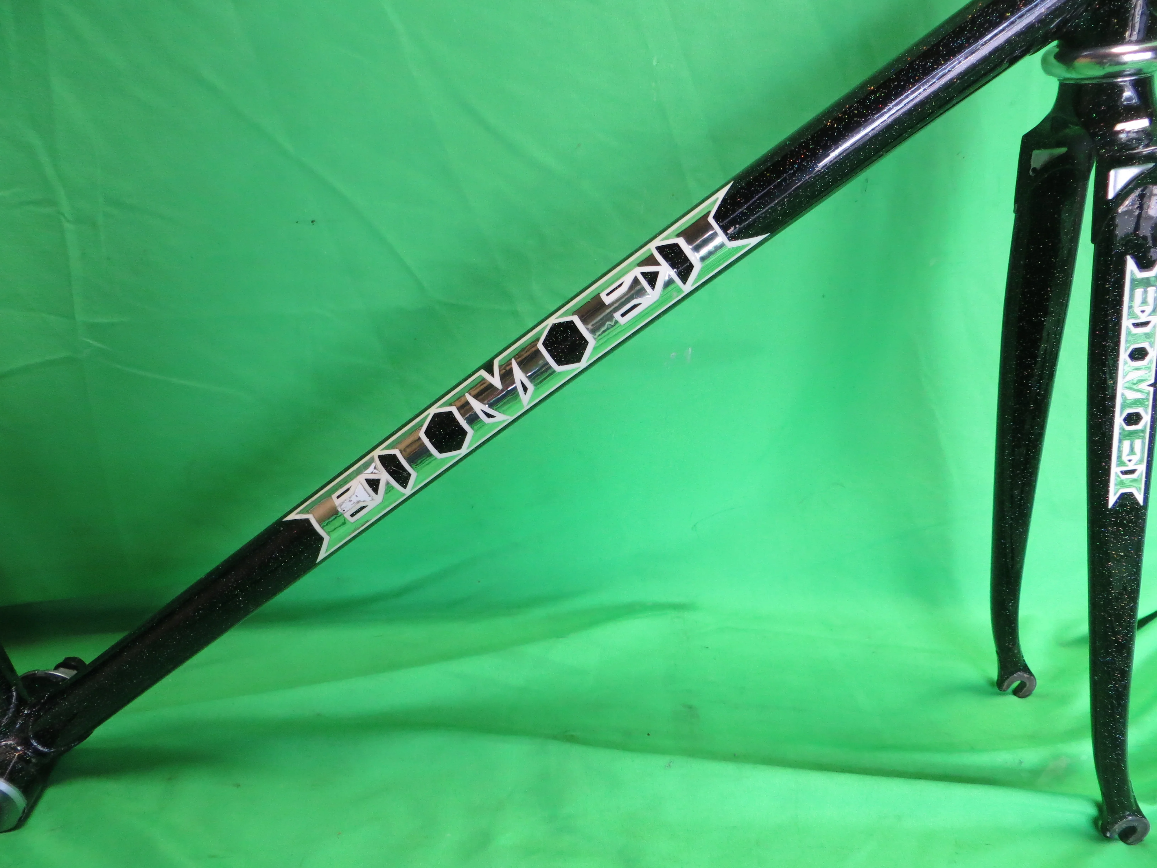 EIMEI // Black with SUPER Rainbow Flake // 54cm - Image 13