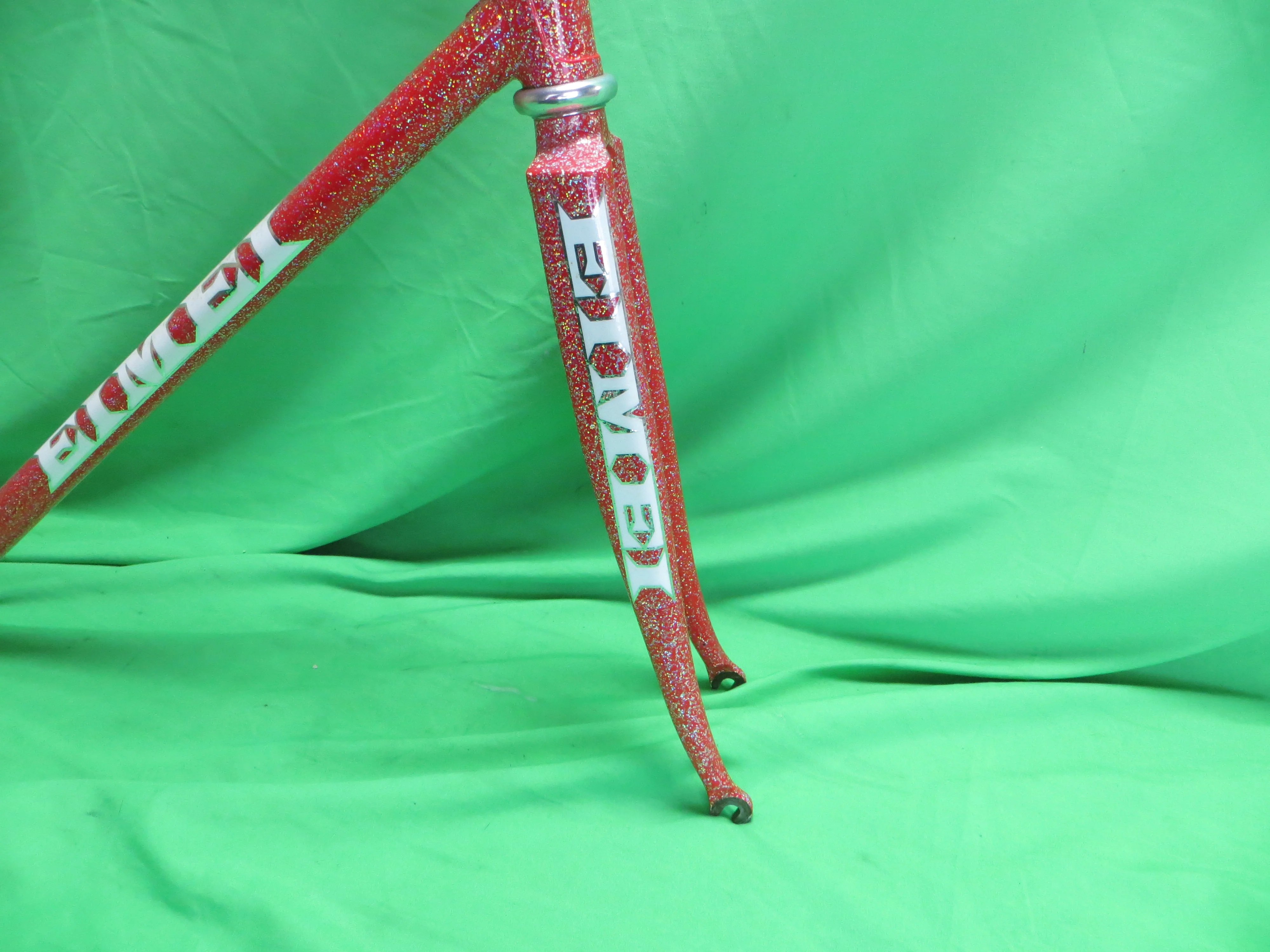 EIMEI // Red Metallic with SUPER Rainbow Flake // 51.5cm - Image 10