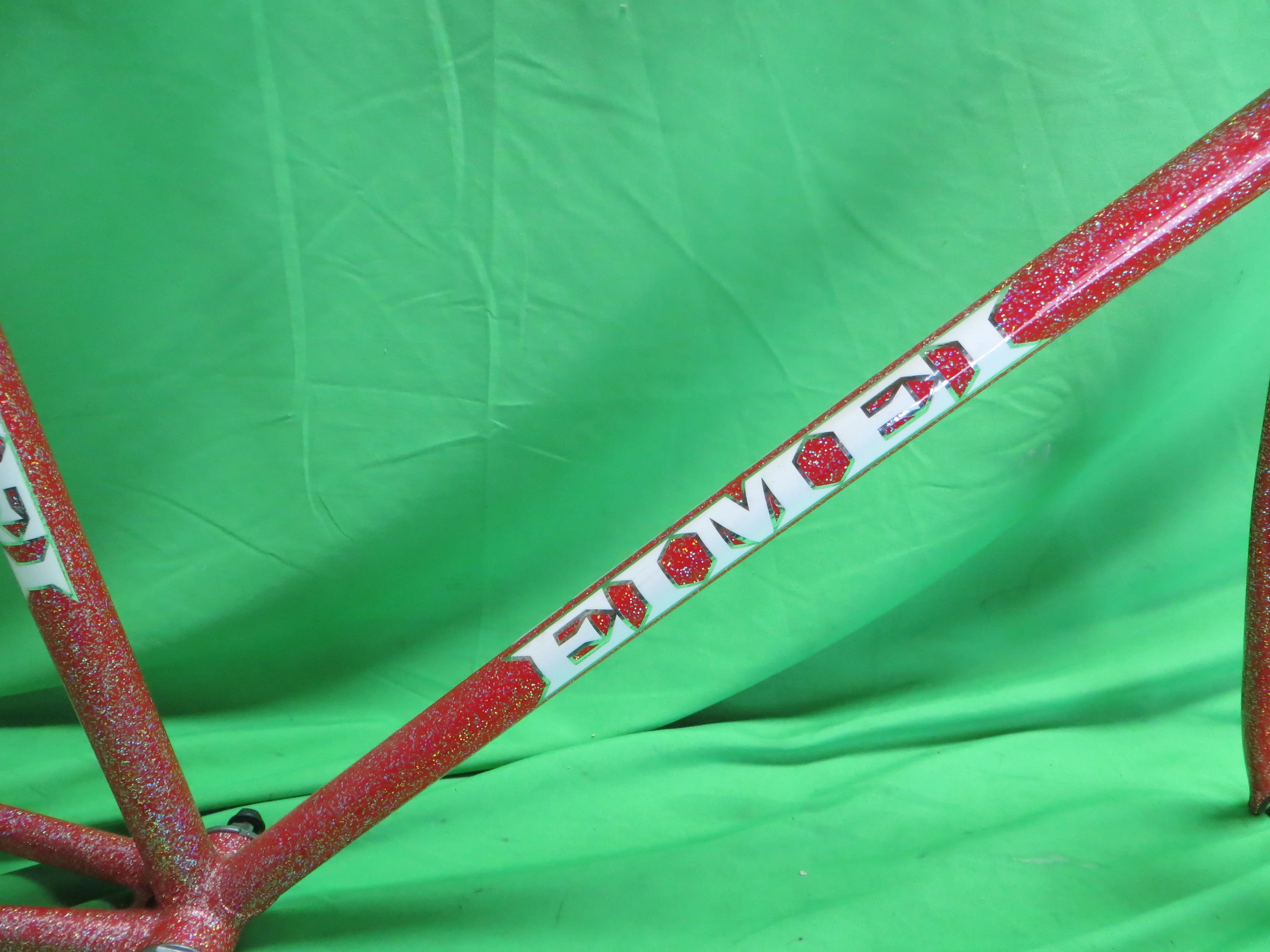 EIMEI // Red Metallic with SUPER Rainbow Flake // 51.5cm - Image 13