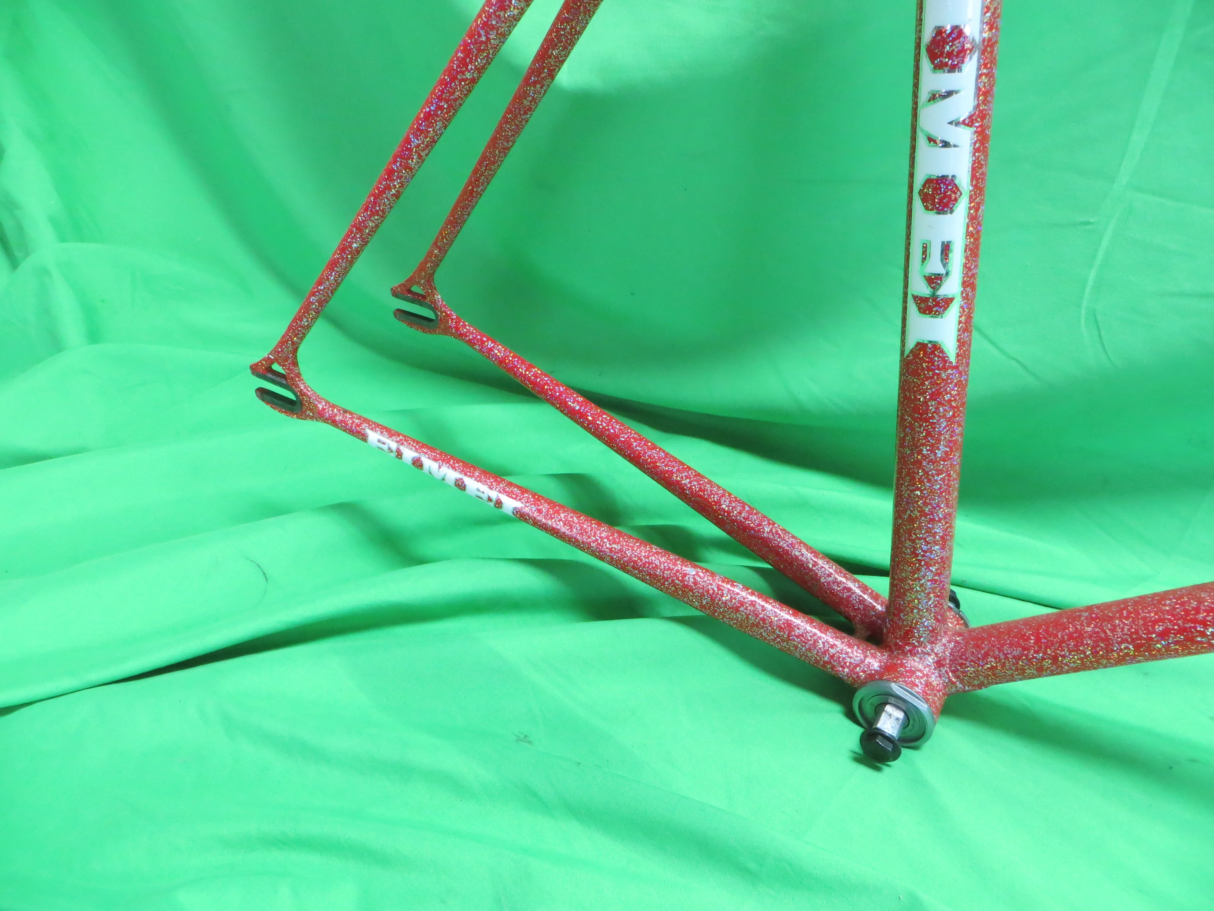EIMEI // Red Metallic with SUPER Rainbow Flake // 51.5cm - Image 14