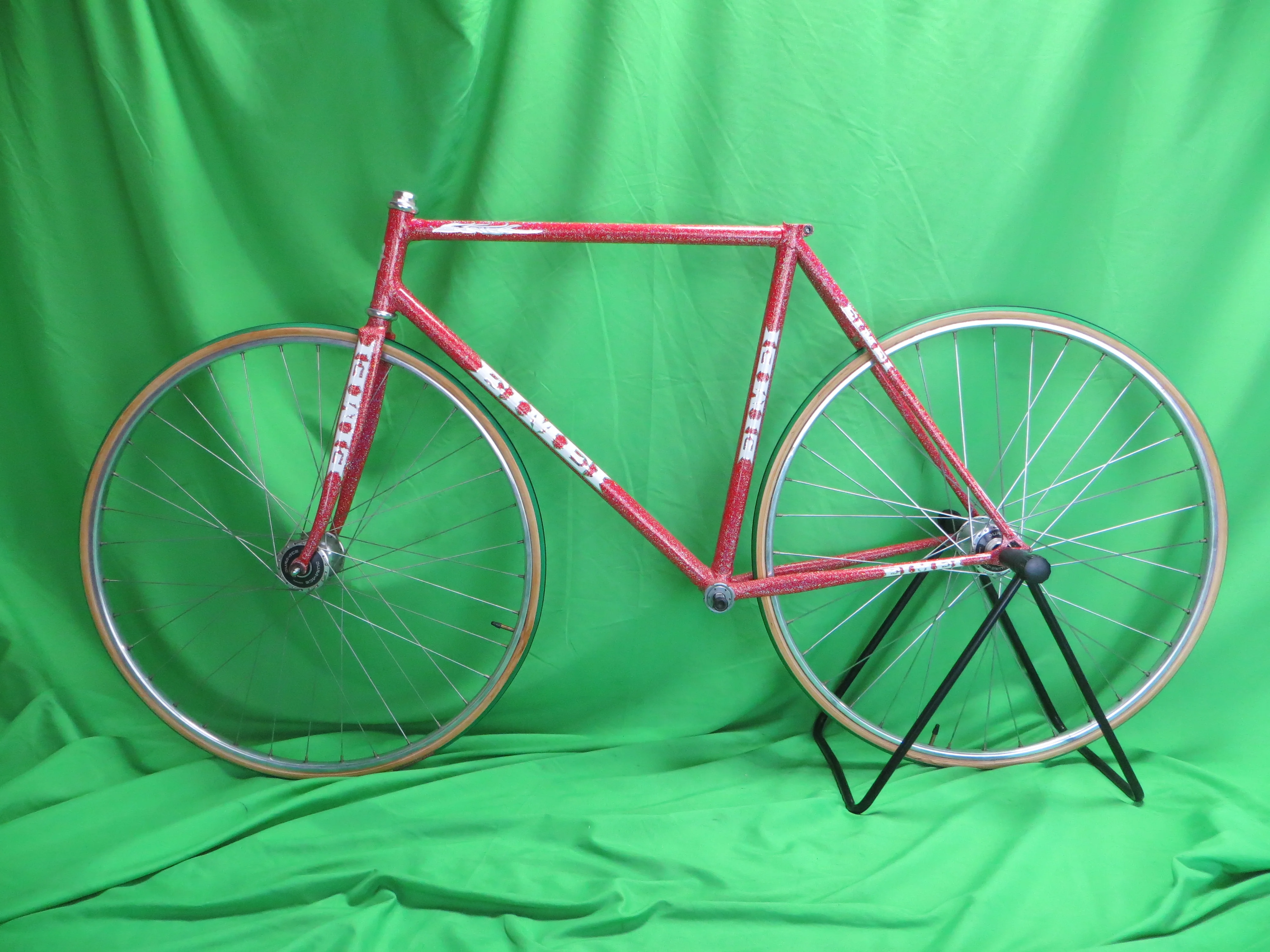 EIMEI // Red Metallic with SUPER Rainbow Flake // 51.5cm - Image 16