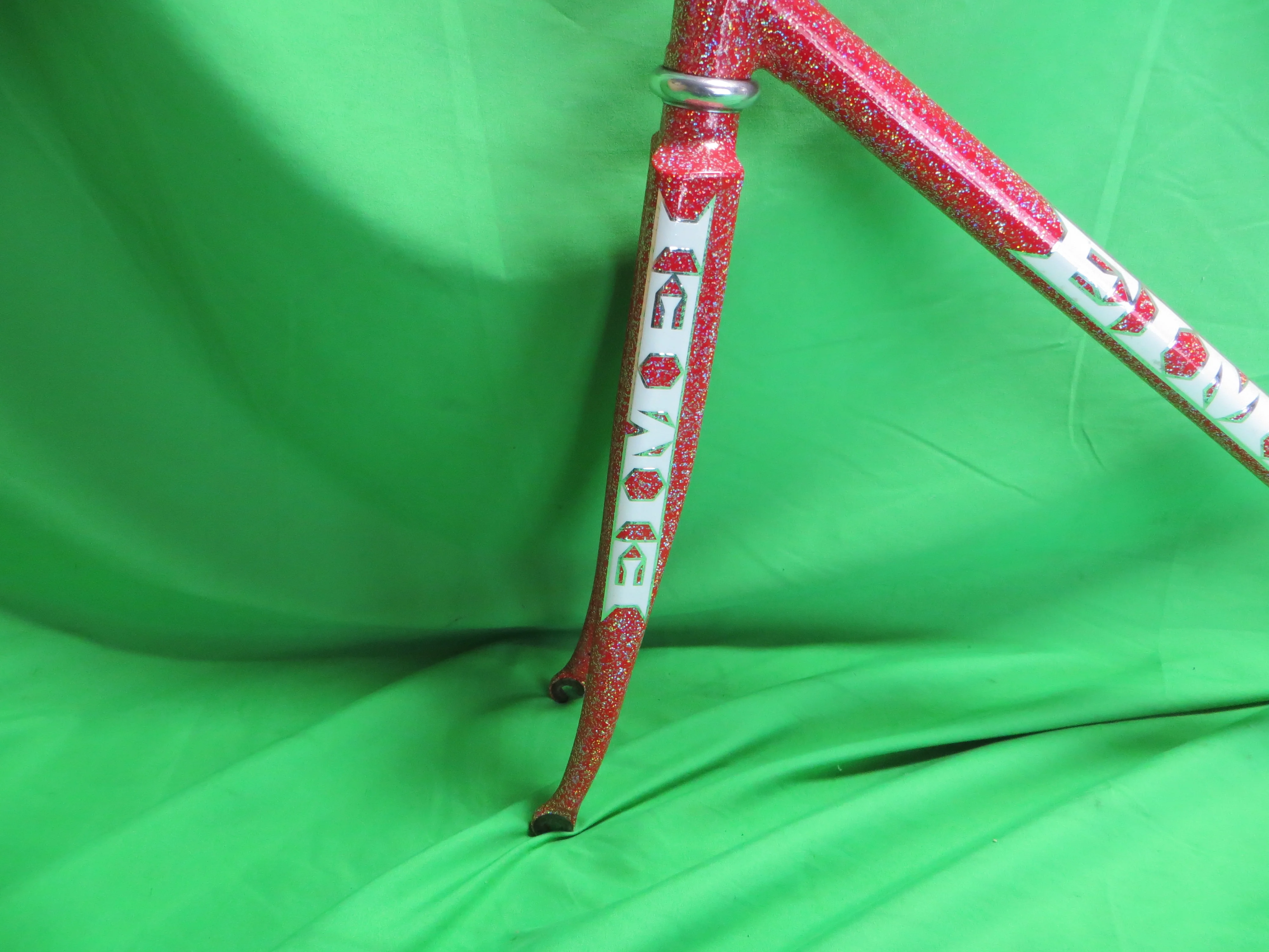 EIMEI // Red Metallic with SUPER Rainbow Flake // 51.5cm - Image 3