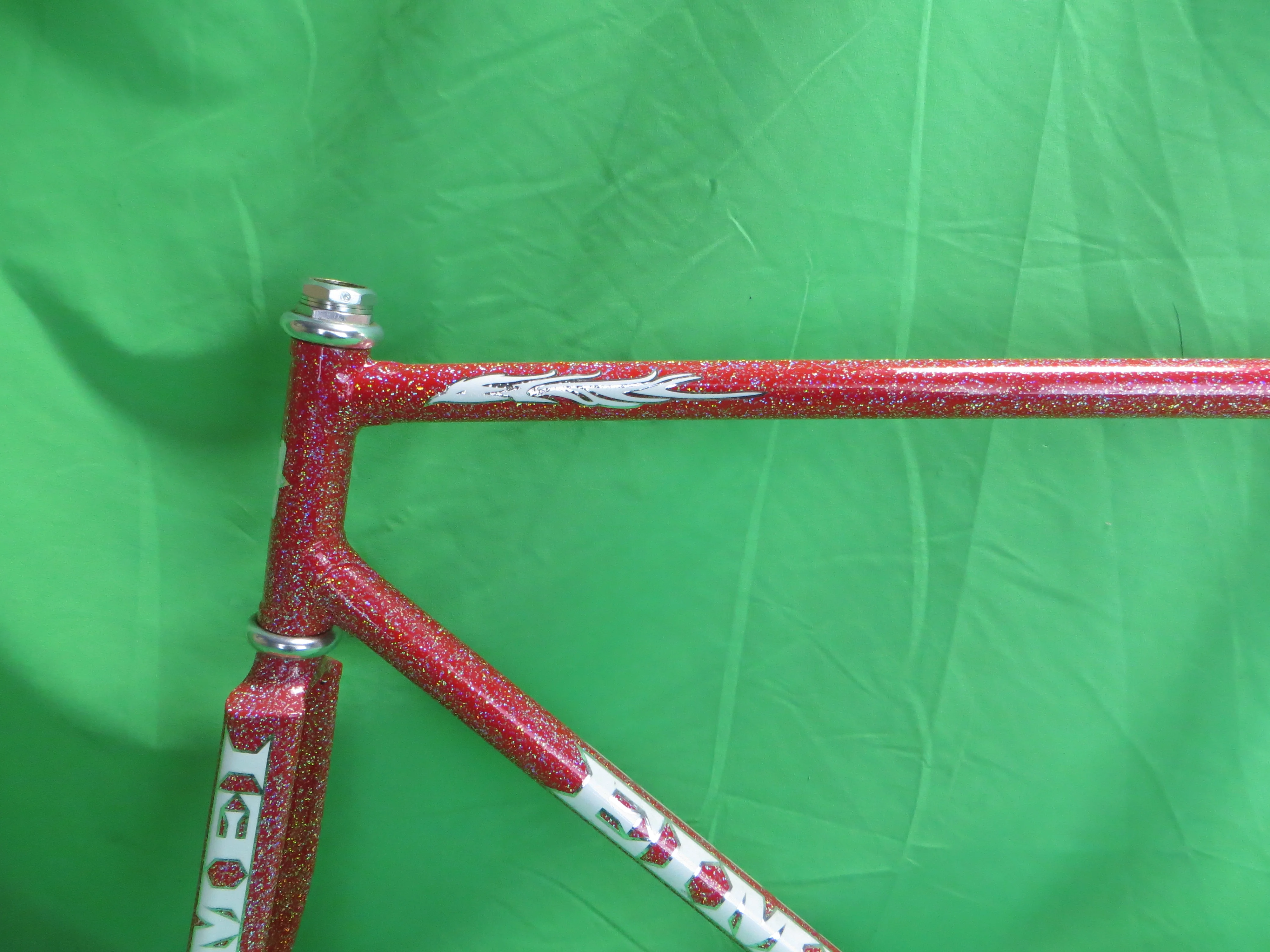 EIMEI // Red Metallic with SUPER Rainbow Flake // 51.5cm - Image 4